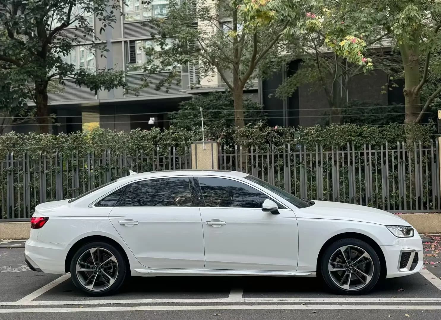 Audi A4L 2024 г. 40088 км. — фото 5