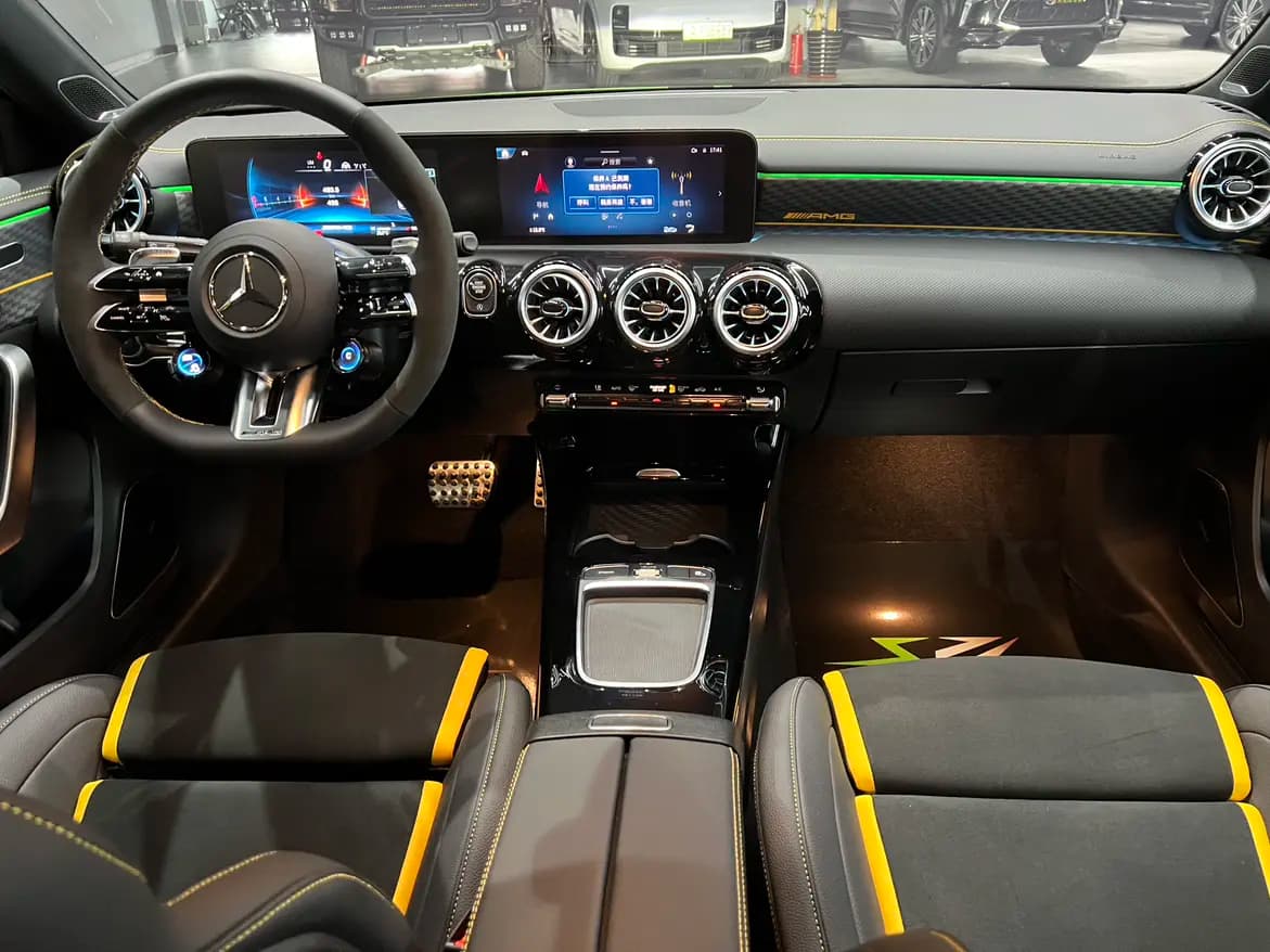 Mercedes-Benz A-Class AMG 2025 г. 506 км. — фото 14