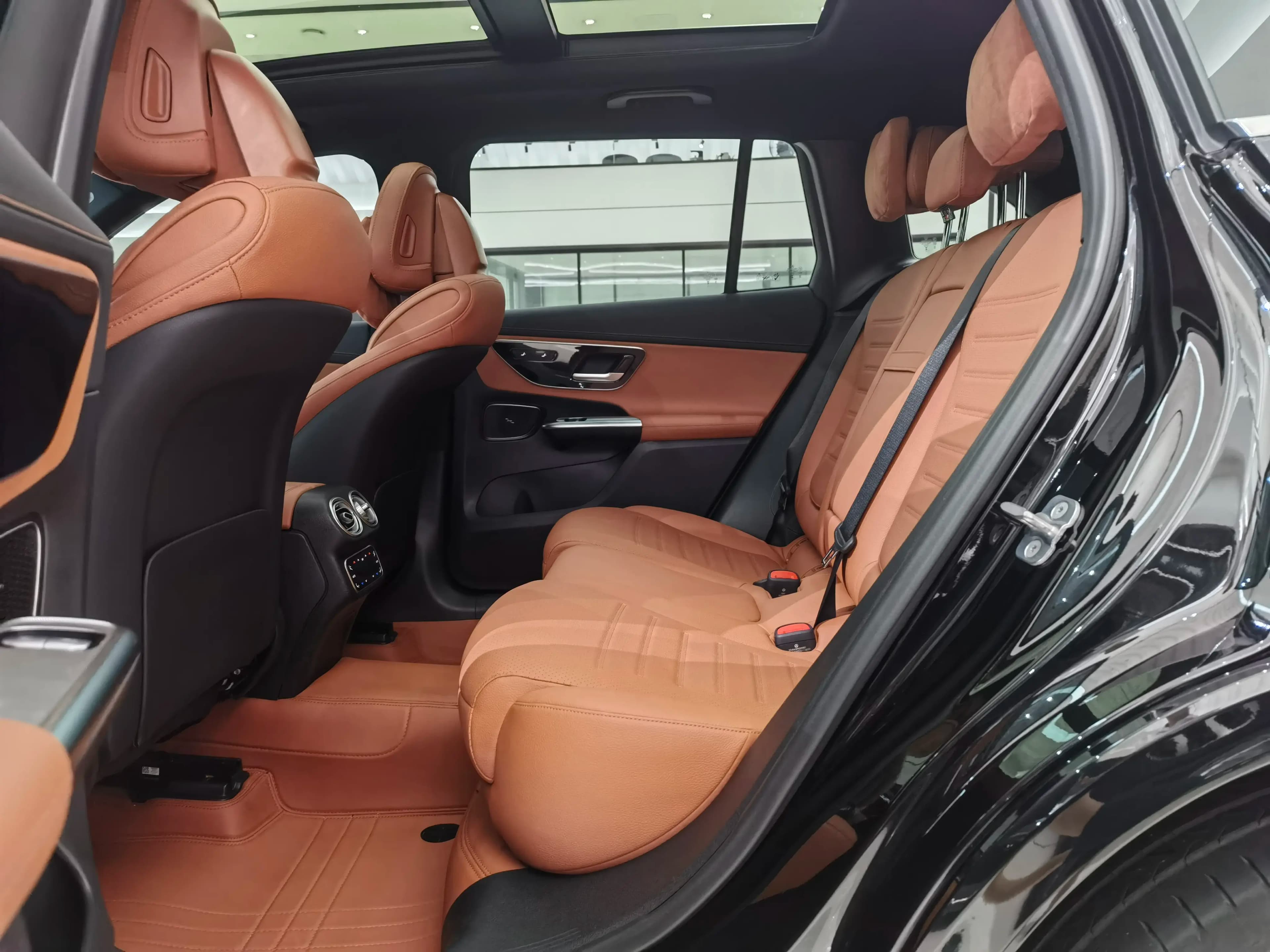 Mercedes-Benz GLC 2024 г. 14100 км. — фото 17