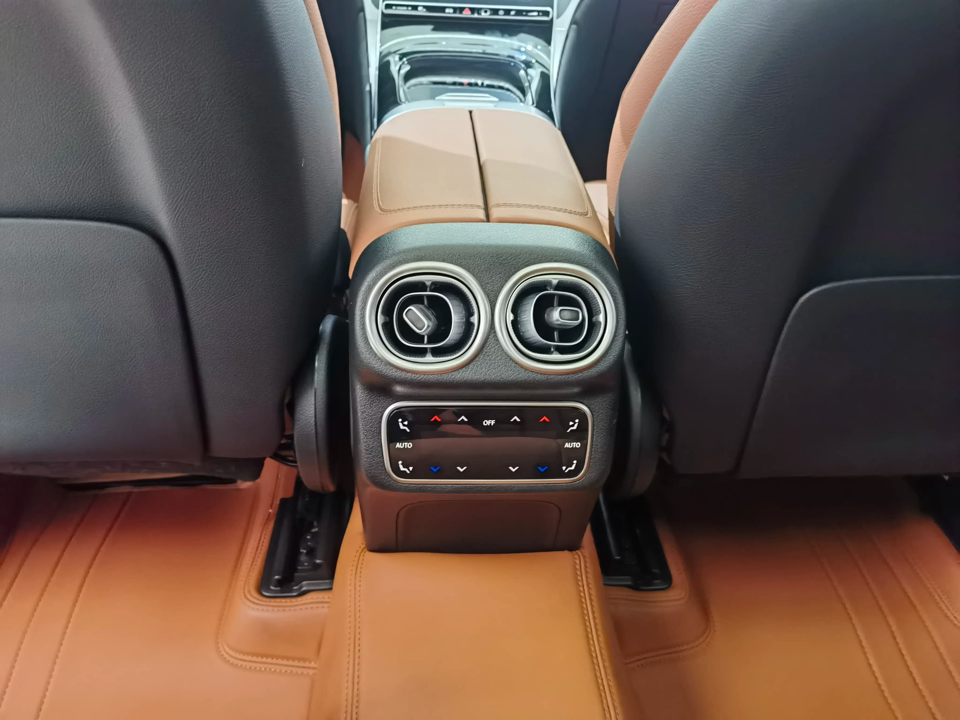 Mercedes-Benz GLC 2024 г. 14100 км. — фото 10
