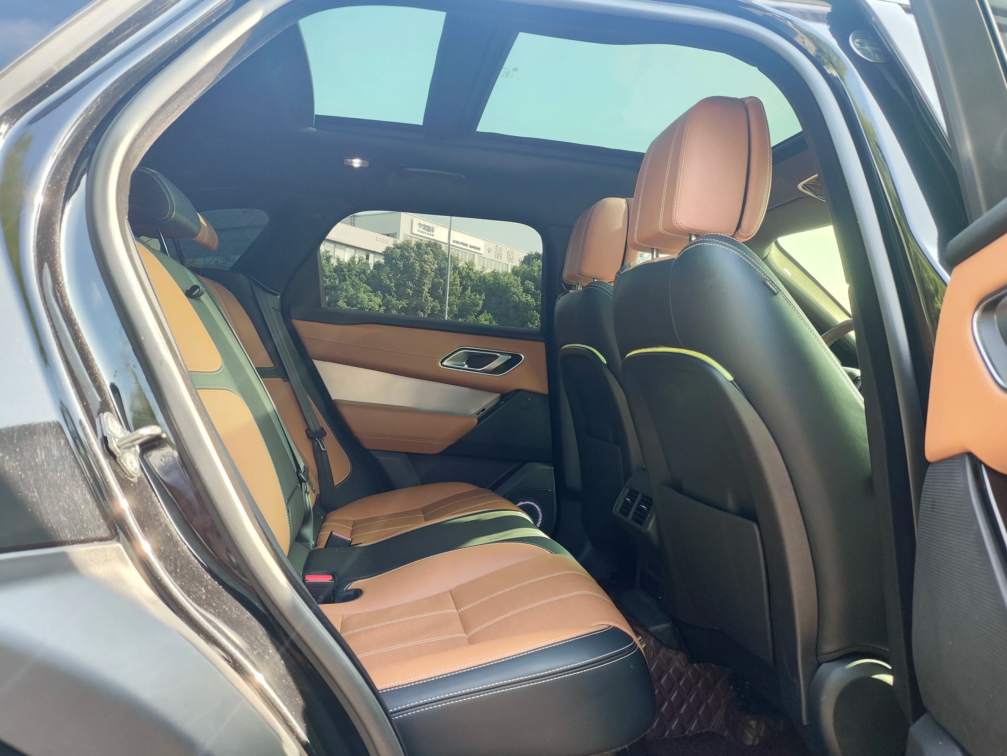 Land Rover Range Rover Velar 2022 г. 40094 км. — фото 14