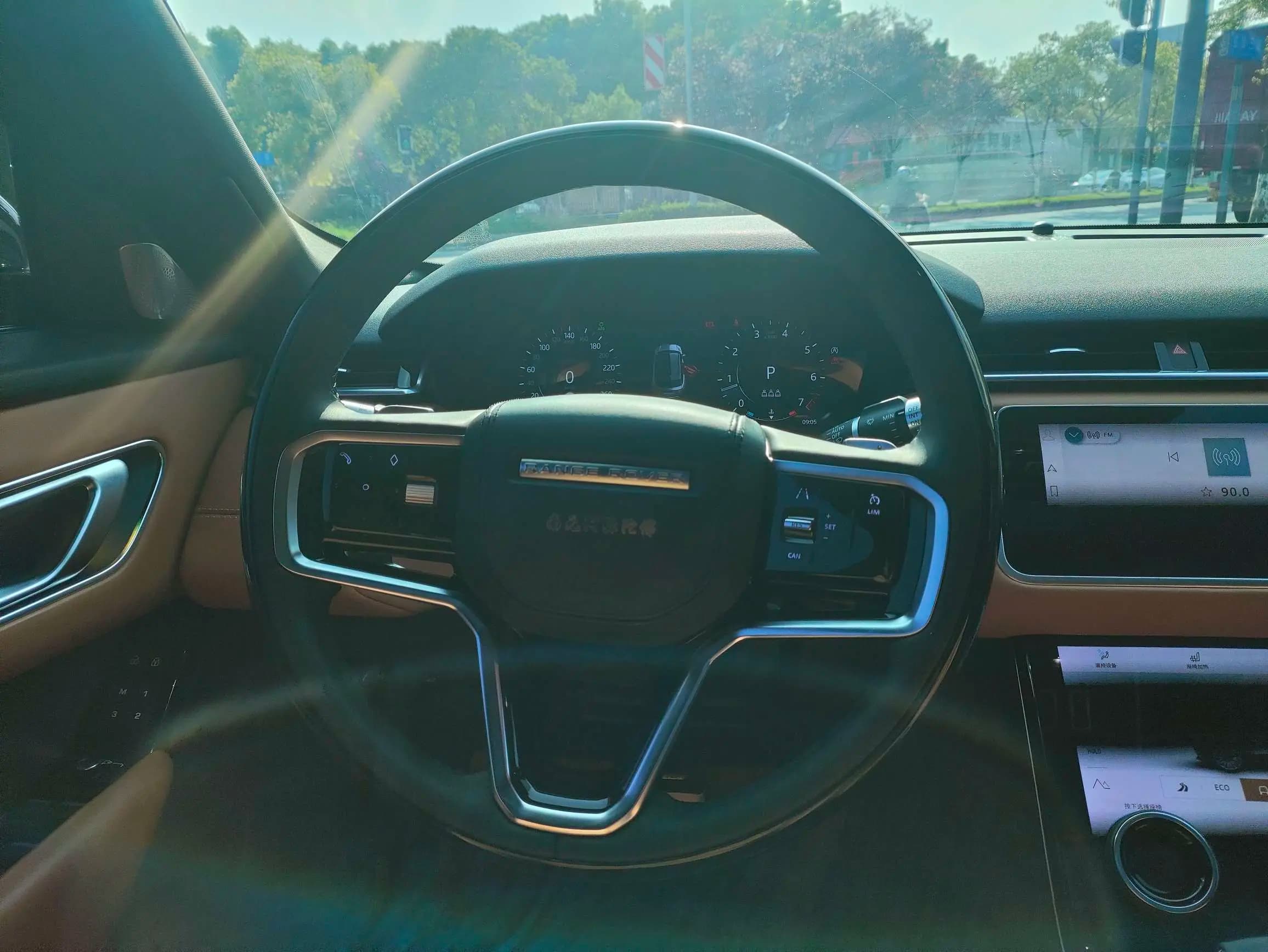 Land Rover Range Rover Velar 2022 г. 40094 км. — фото 9