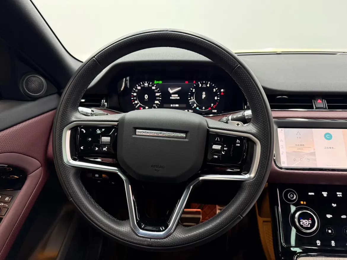 Land Rover Range Rover Evoque 2023 г. 33059 км. — фото 12