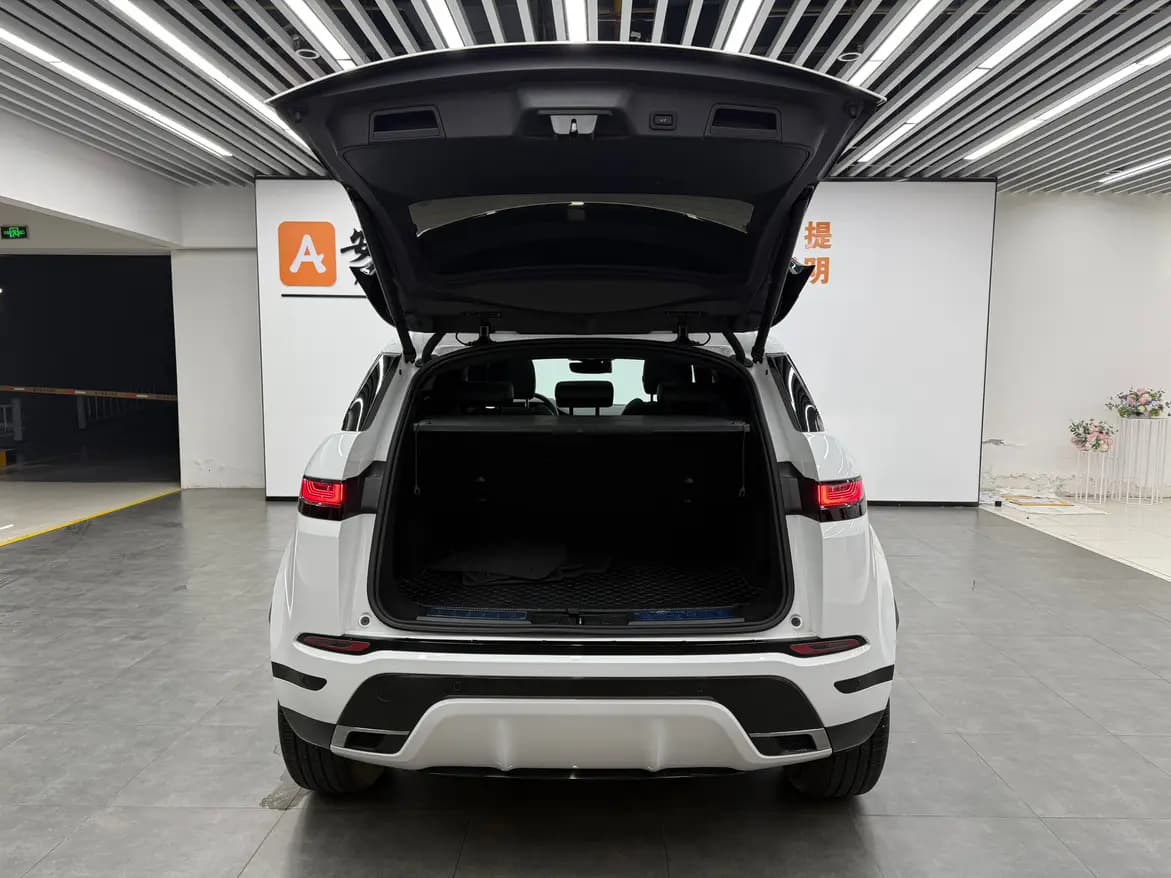 Land Rover Range Rover Evoque 2023 г. 33059 км. — фото 17