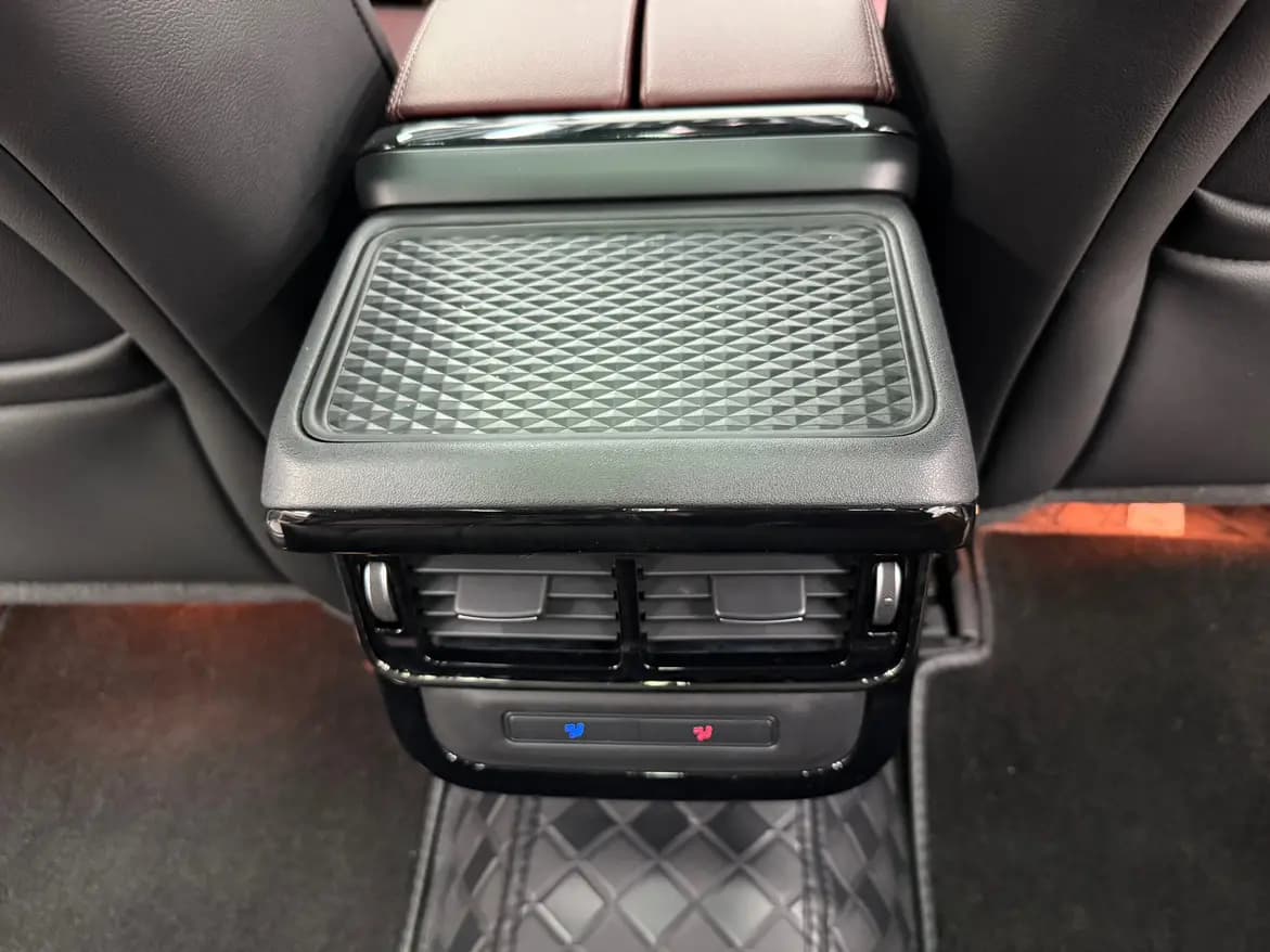 Land Rover Range Rover Evoque 2023 г. 33059 км. — фото 6
