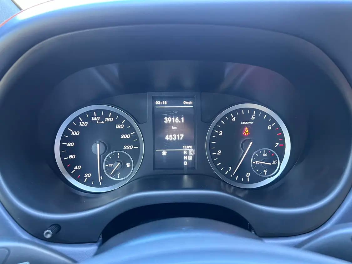 Mercedes-Benz Vito 2023 г. 45000 км. — фото 12