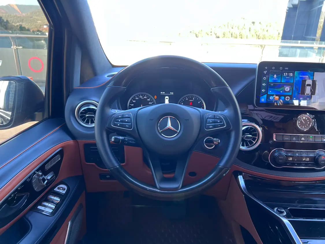 Mercedes-Benz Vito 2023 г. 45000 км. — фото 13