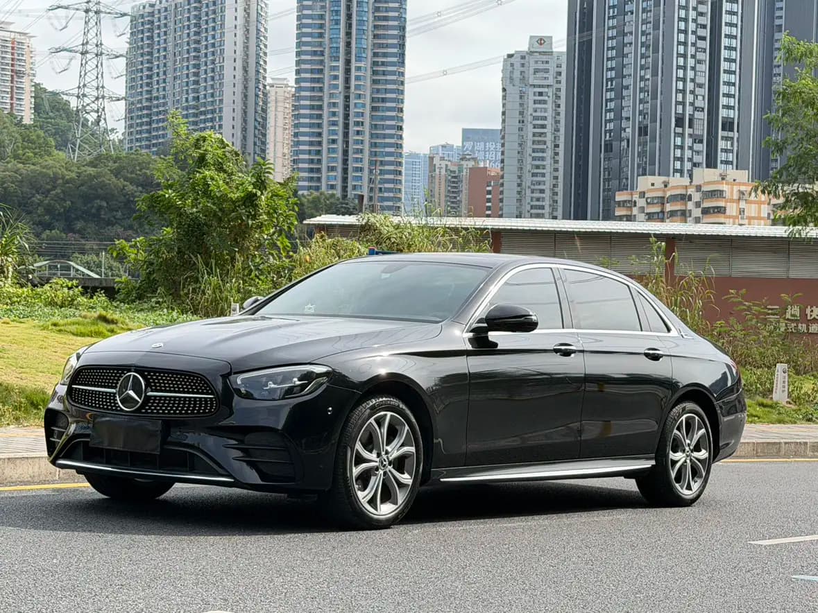 Mercedes-Benz E-Class 2024 г. 18015 км.