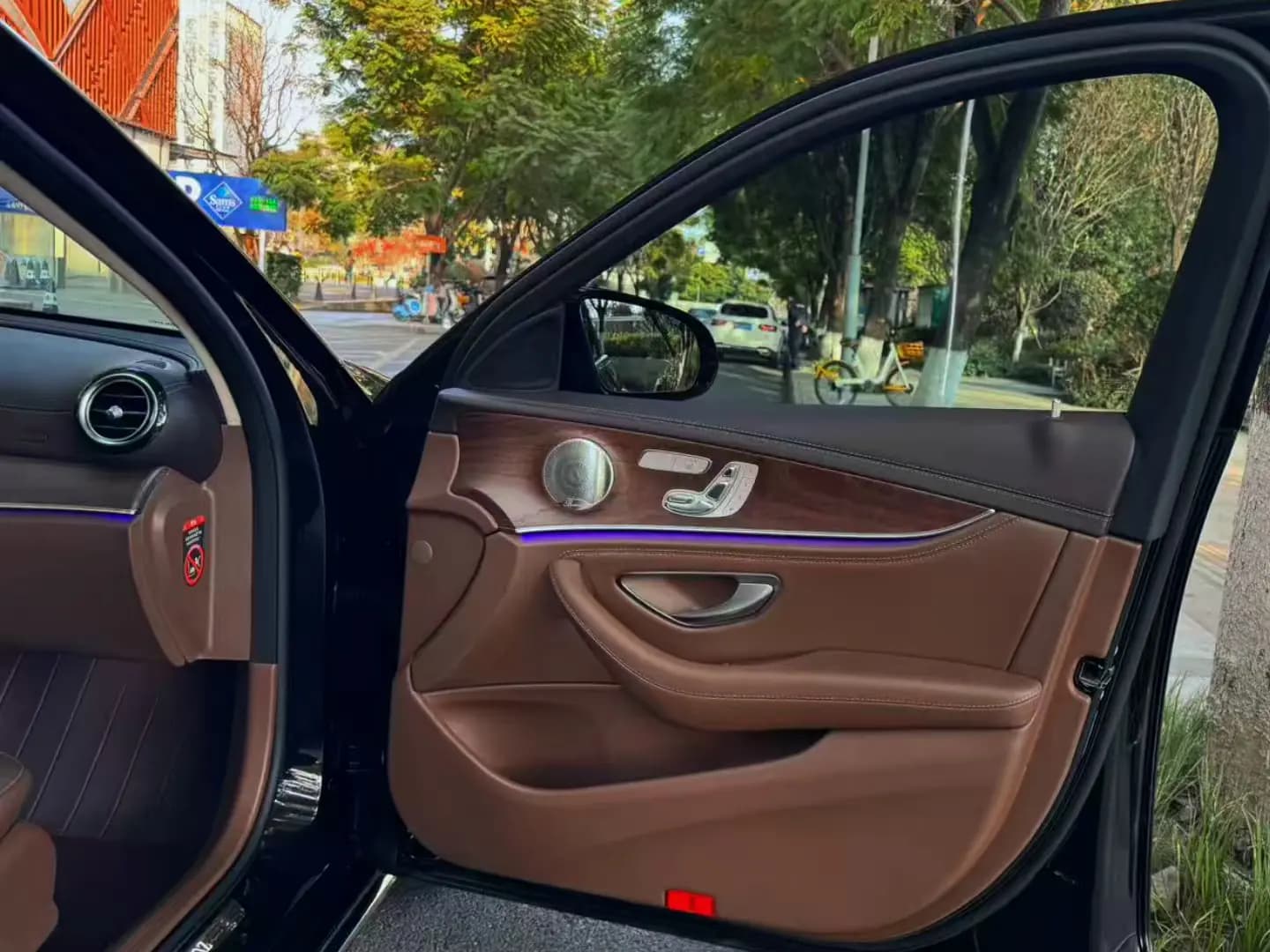 Mercedes-Benz E-Class 2023 г. 56010 км. — фото 17