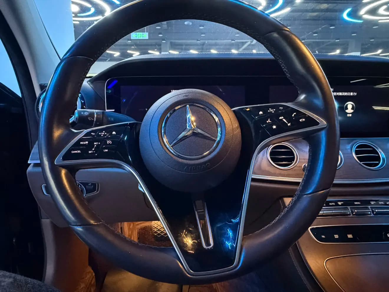 Mercedes-Benz E-Class 2022 г. 45006 км. — фото 10