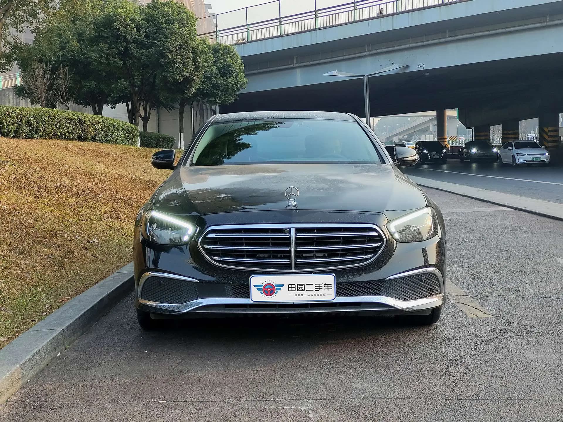 Mercedes-Benz E-Class 2023 г. 53004 км. — фото 2