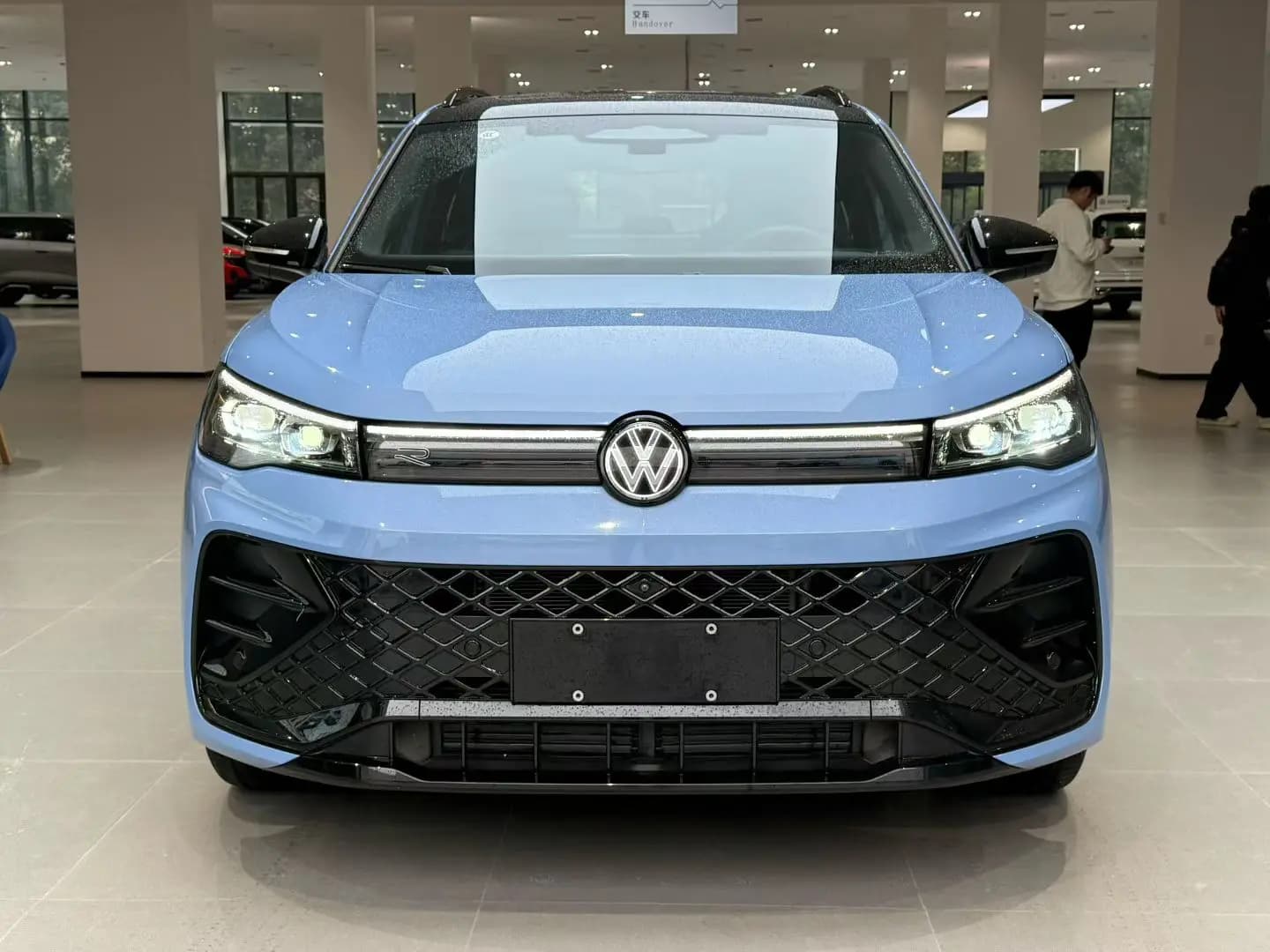 Volkswagen Tiguan L 2024 г. 3865 км. — фото 2