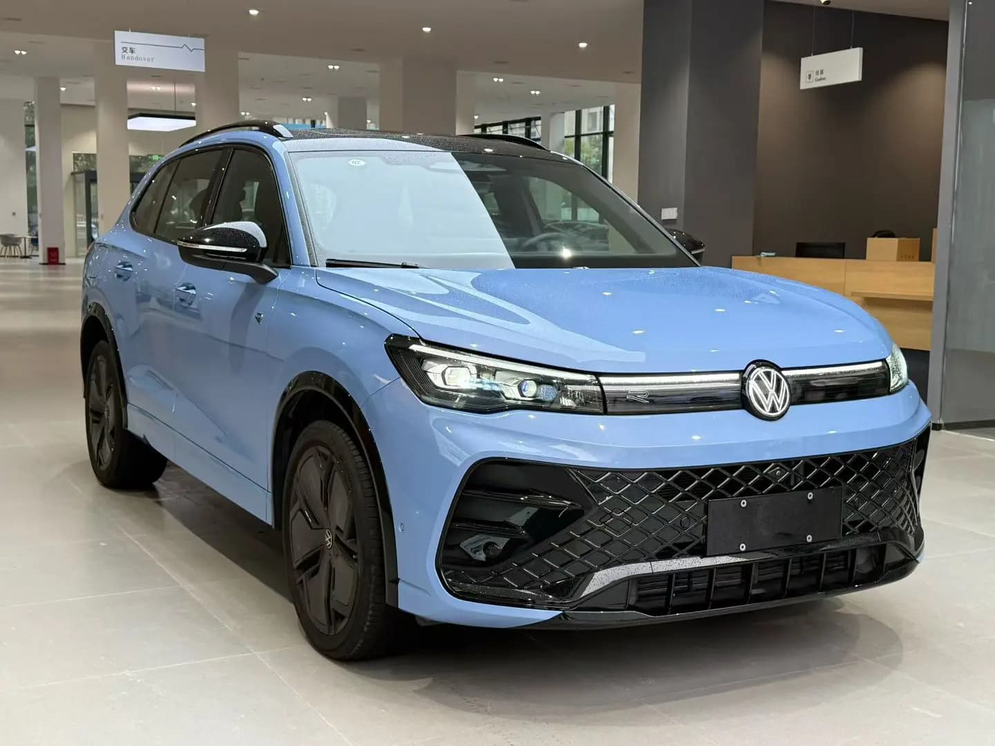 Volkswagen Tiguan L 2024 г. 3865 км. — фото 3