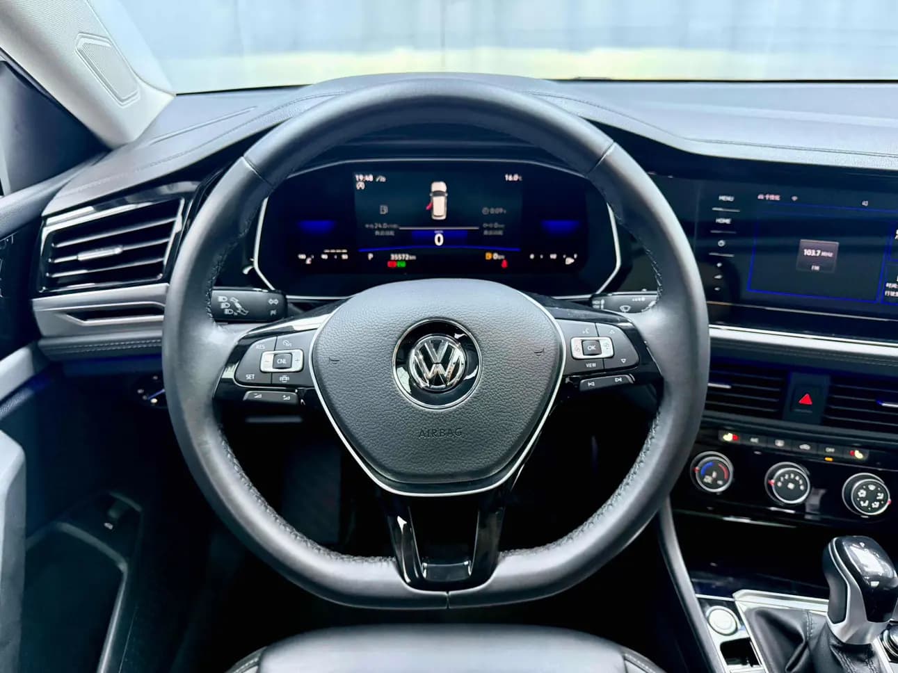 Volkswagen Sagitar 2022 г. 35083 км. — фото 15