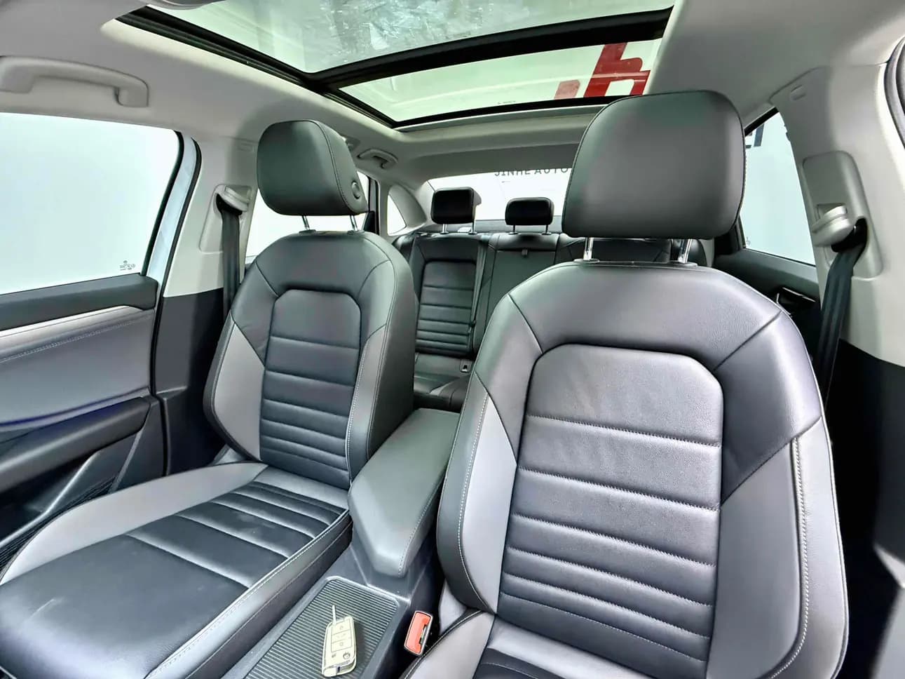 Volkswagen Sagitar 2022 г. 35083 км. — фото 19