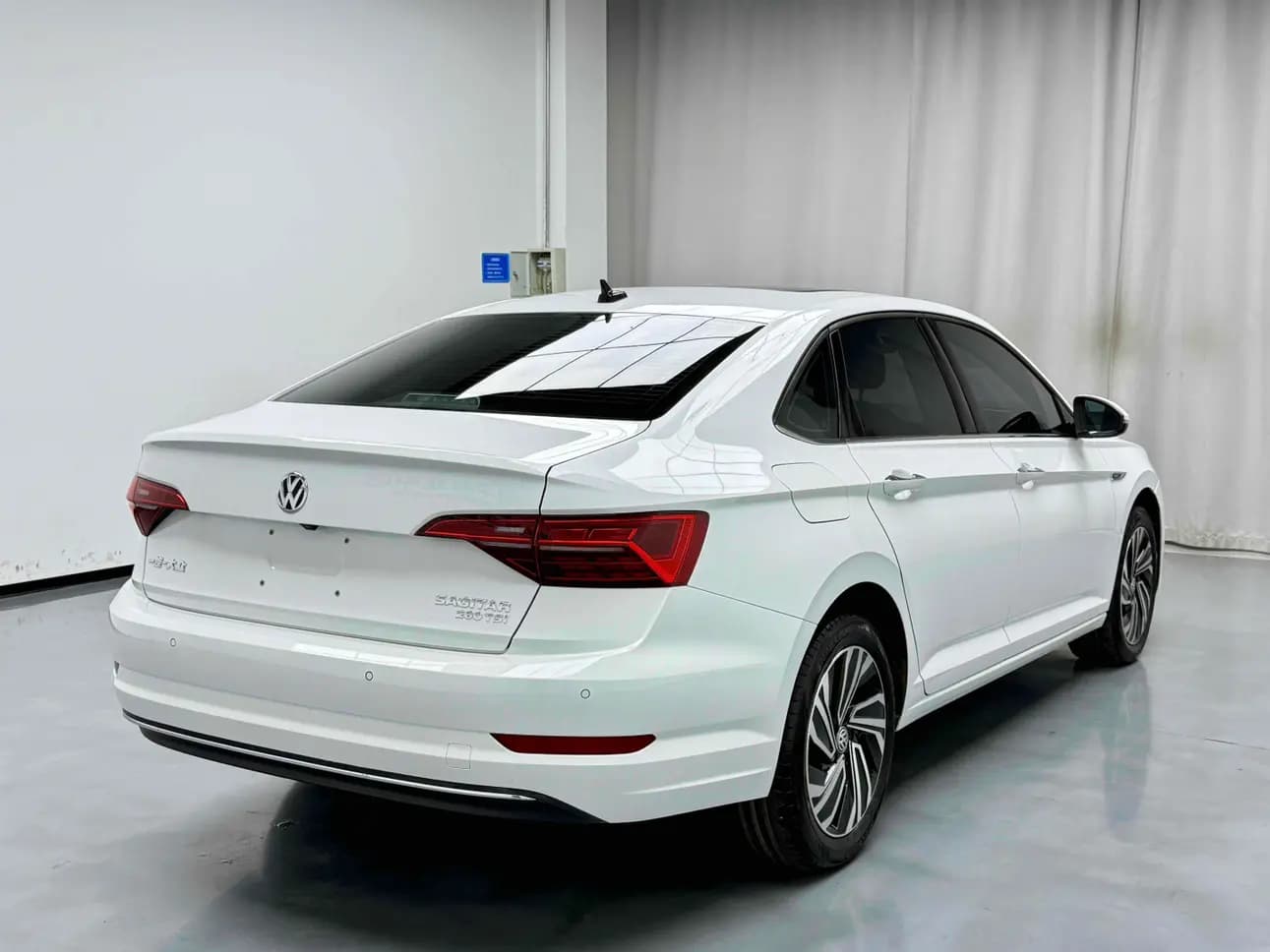 Volkswagen Sagitar 2022 г. 35083 км. — фото 7