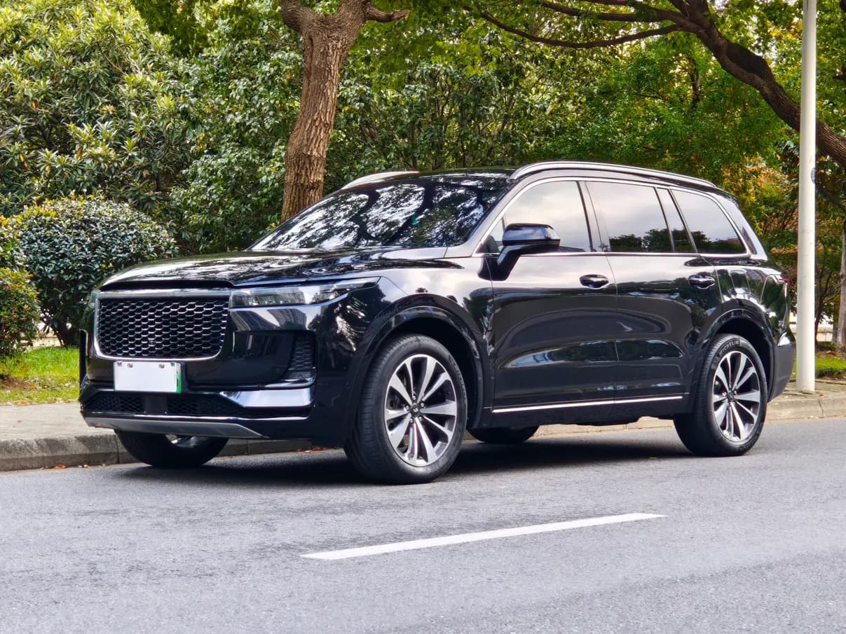 Lixiang ONE 2022 г. 127058 км.