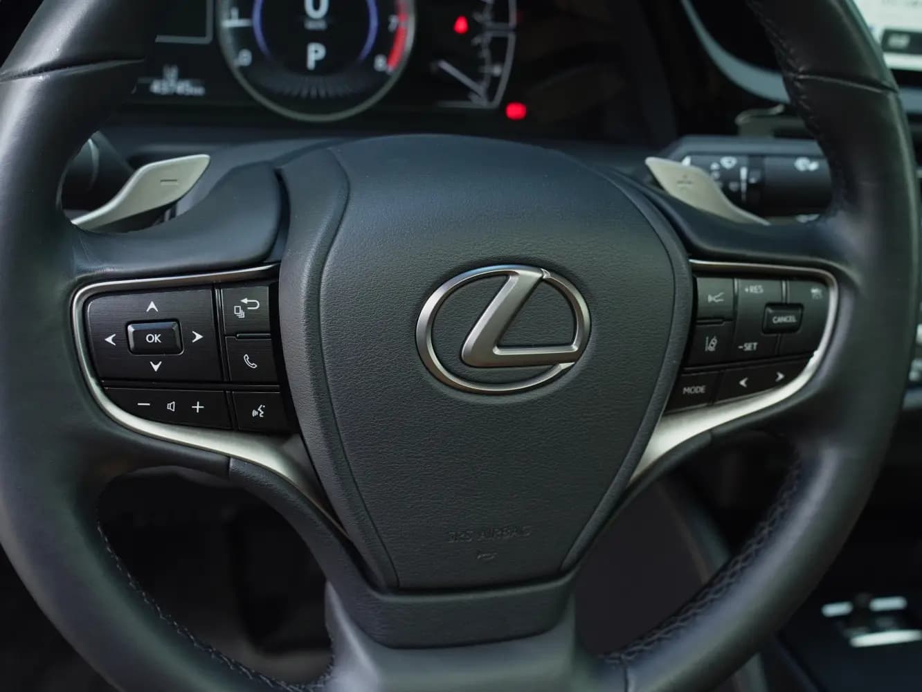 Lexus ES 2022 г. 43000 км. — фото 13