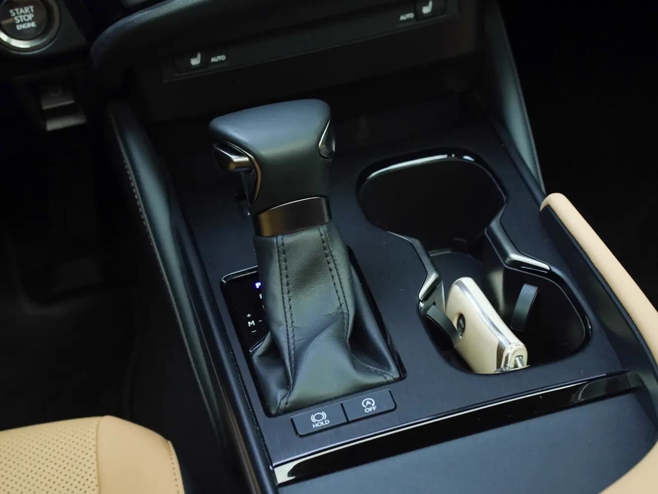 Lexus ES 2022 г. 43000 км. — фото 14