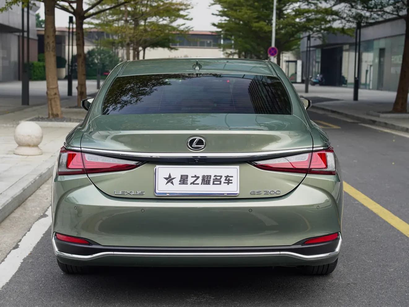Lexus ES 2022 г. 43000 км. — фото 4