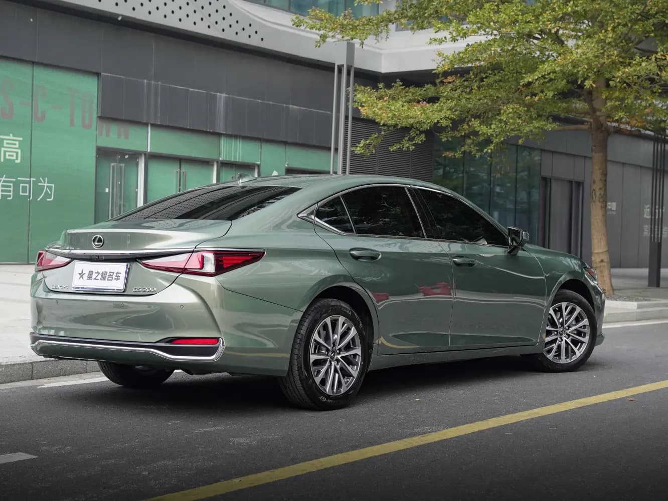 Lexus ES 2022 г. 43000 км. — фото 5
