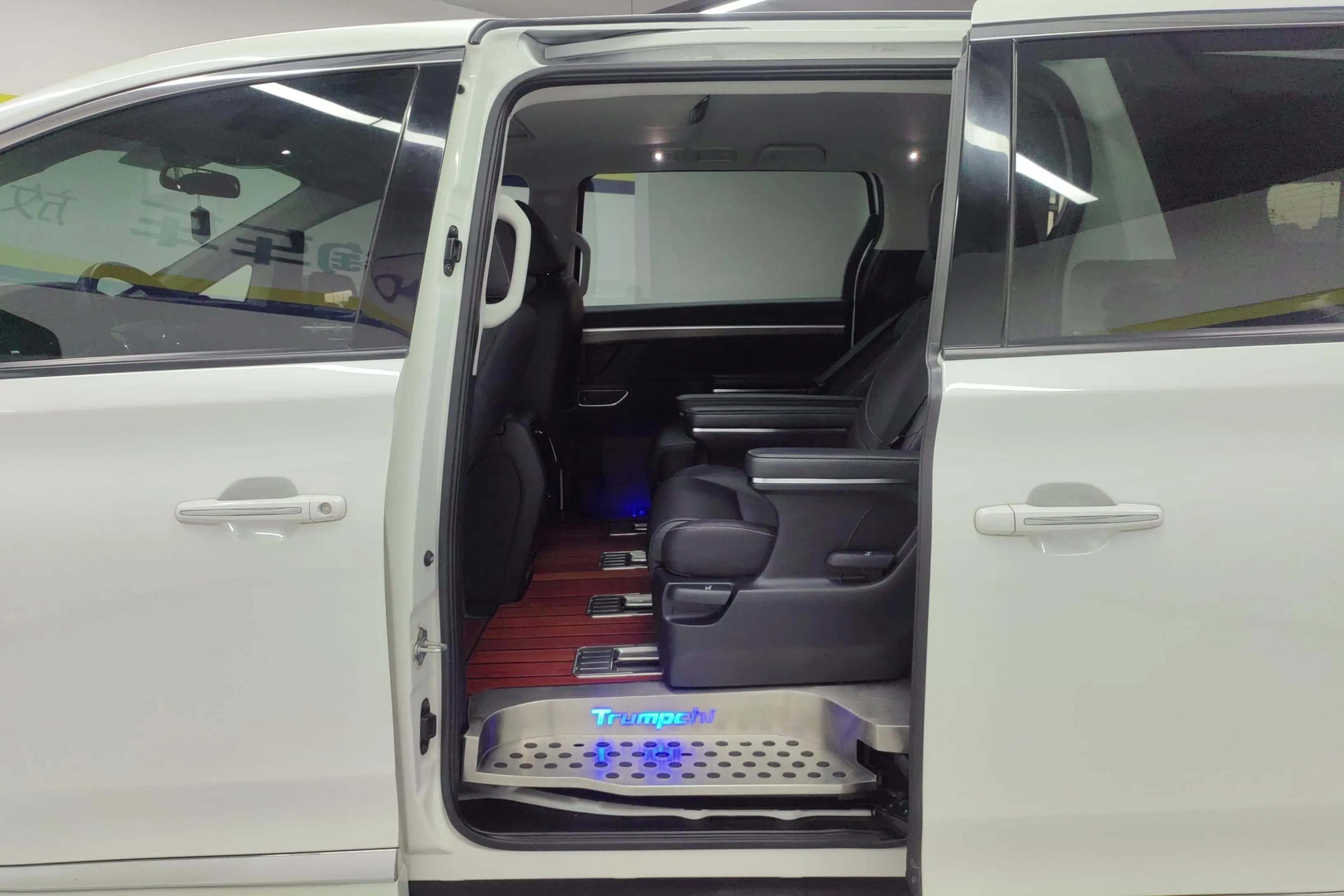 GAC Trumpchi M8 2022 г. 82226 км. — фото 16