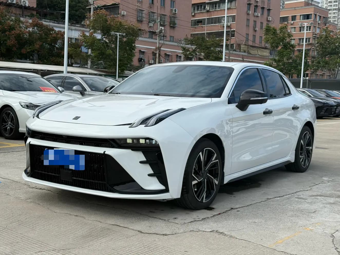 Lynk & Co 03 2024 г. 10098 км.