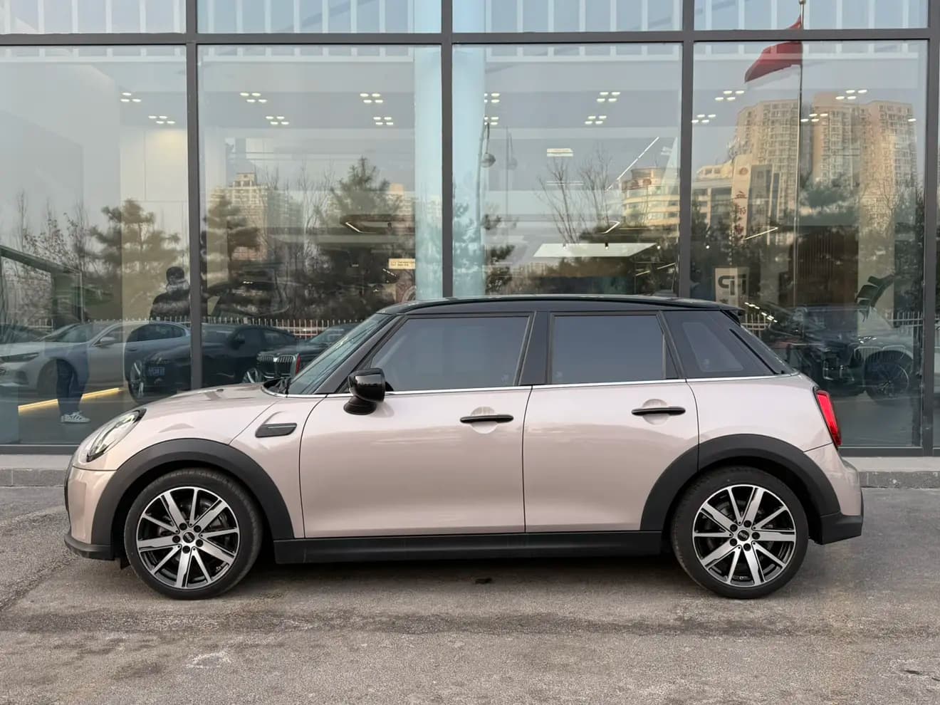 MINI  2022 г. 26000 км. — фото 3