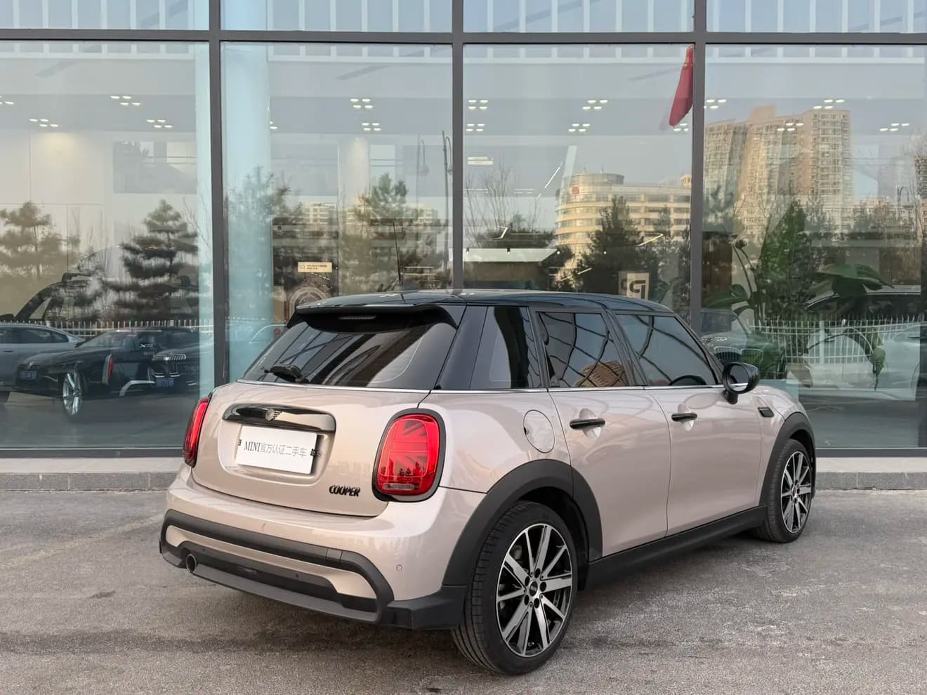 MINI  2022 г. 26000 км. — фото 5