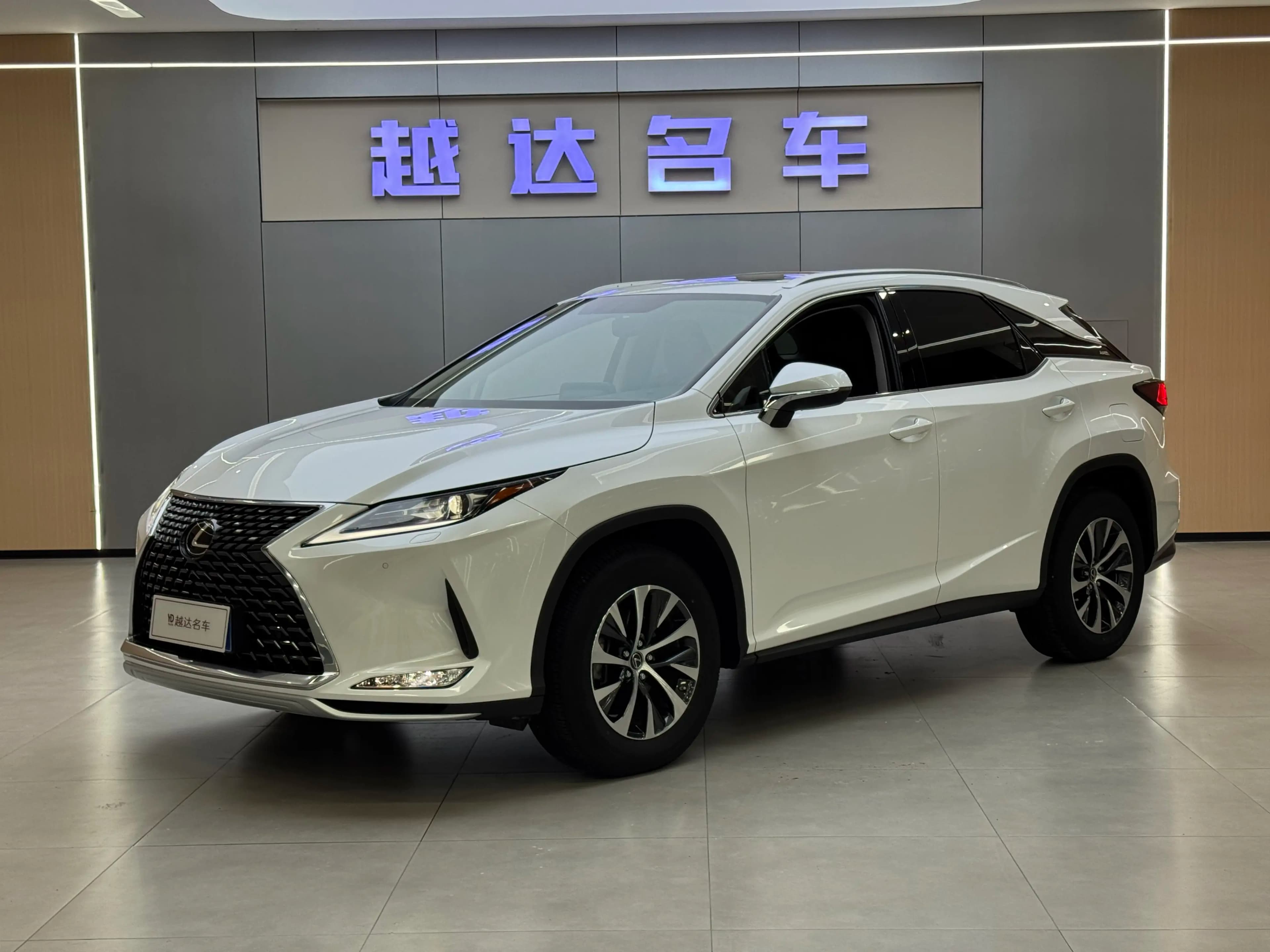 Lexus RX 2023 г. 48077 км.