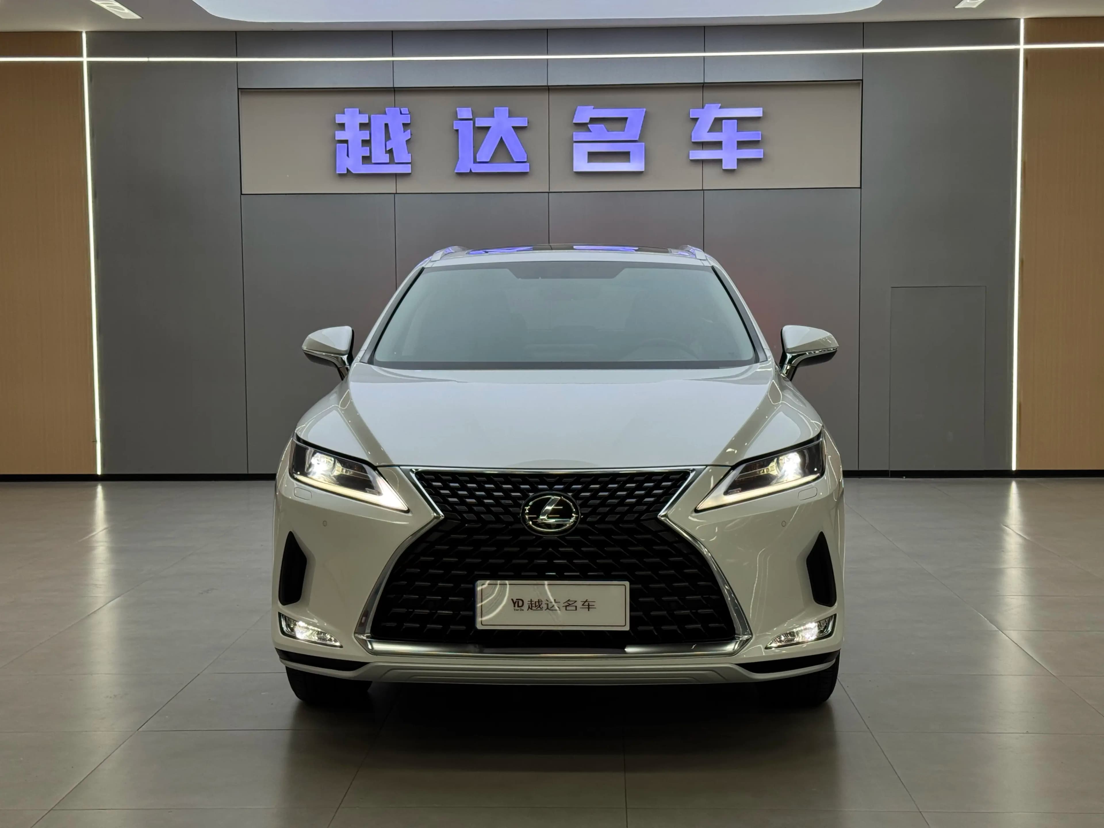 Lexus RX 2023 г. 48077 км. — фото 2