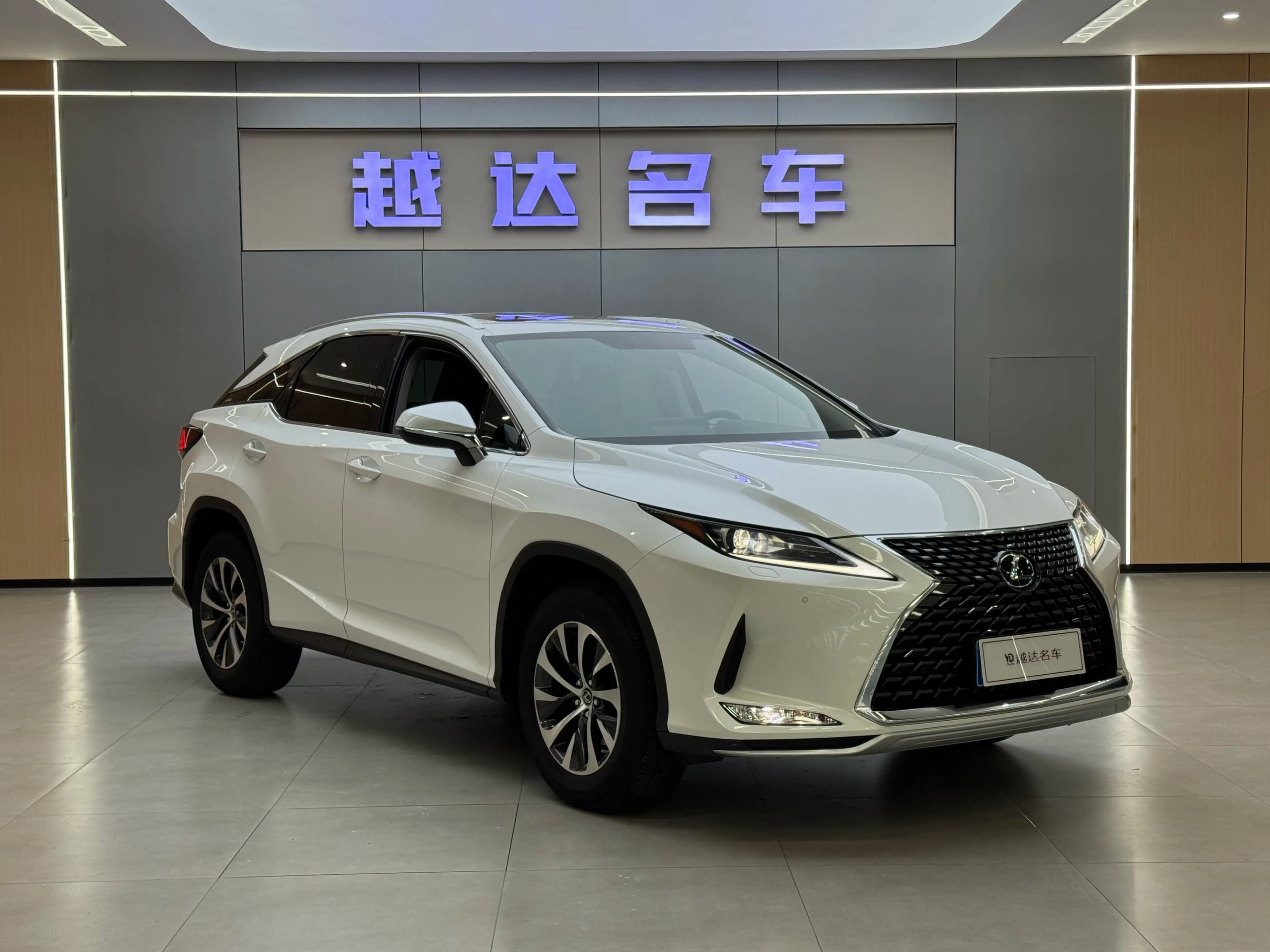Lexus RX 2023 г. 48077 км. — фото 3