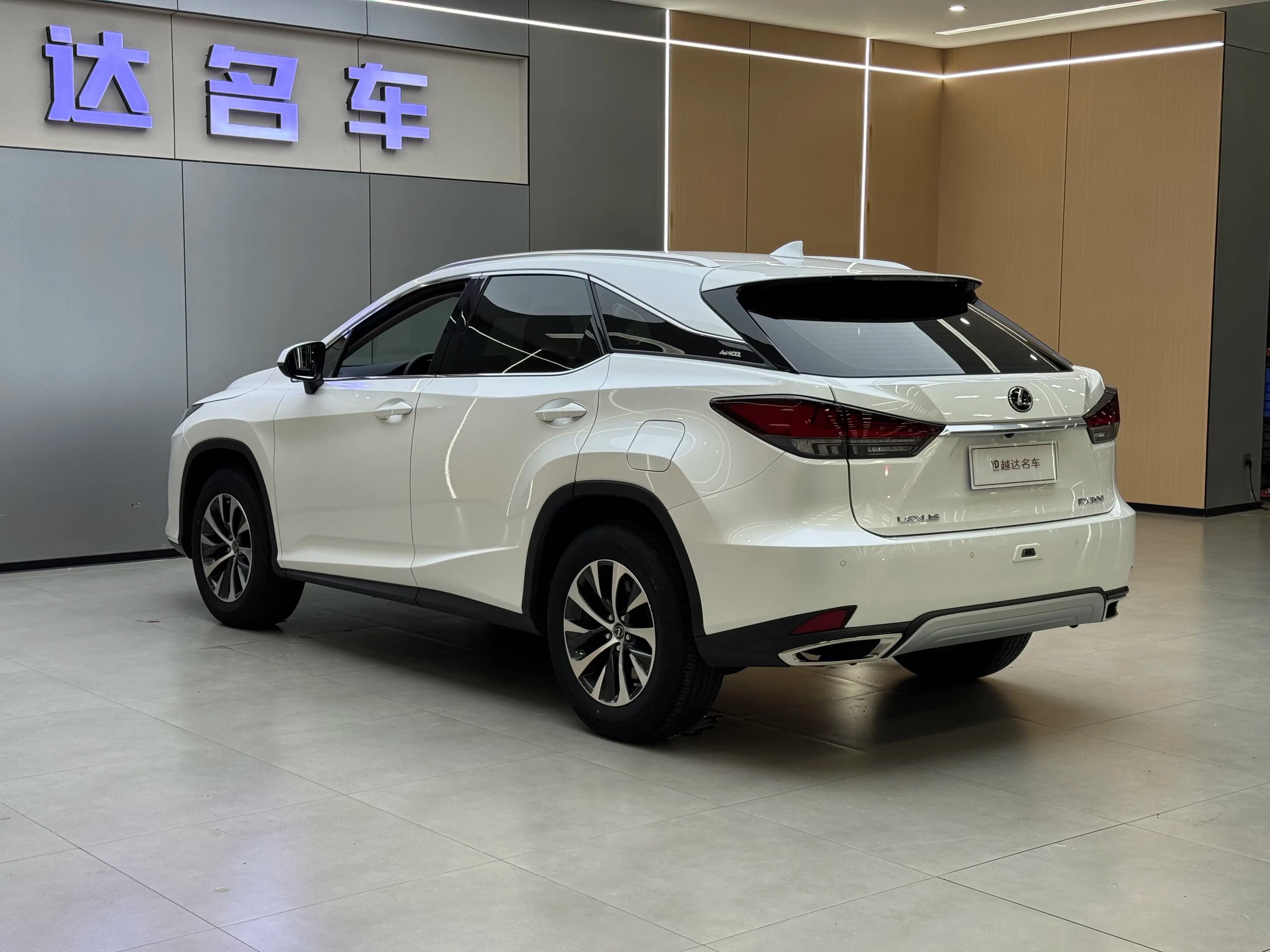 Lexus RX 2023 г. 48077 км. — фото 4