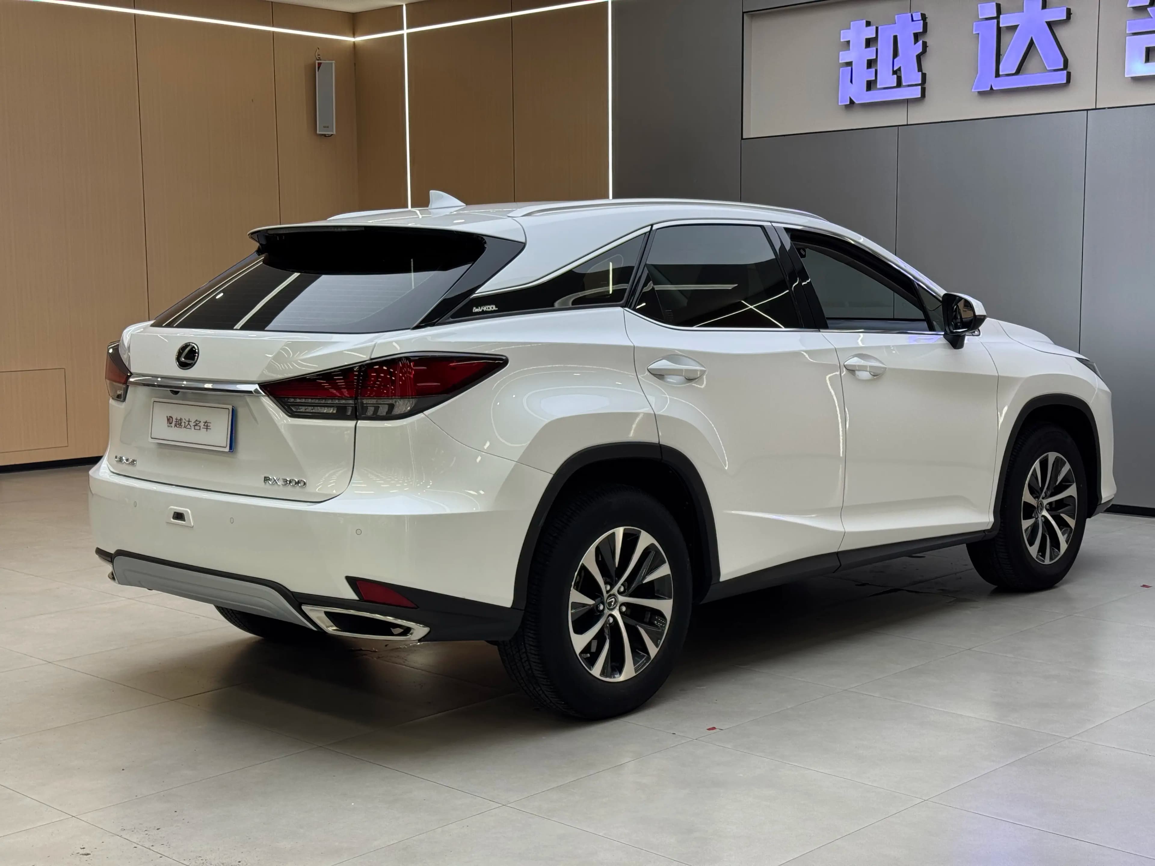 Lexus RX 2023 г. 48077 км. — фото 6