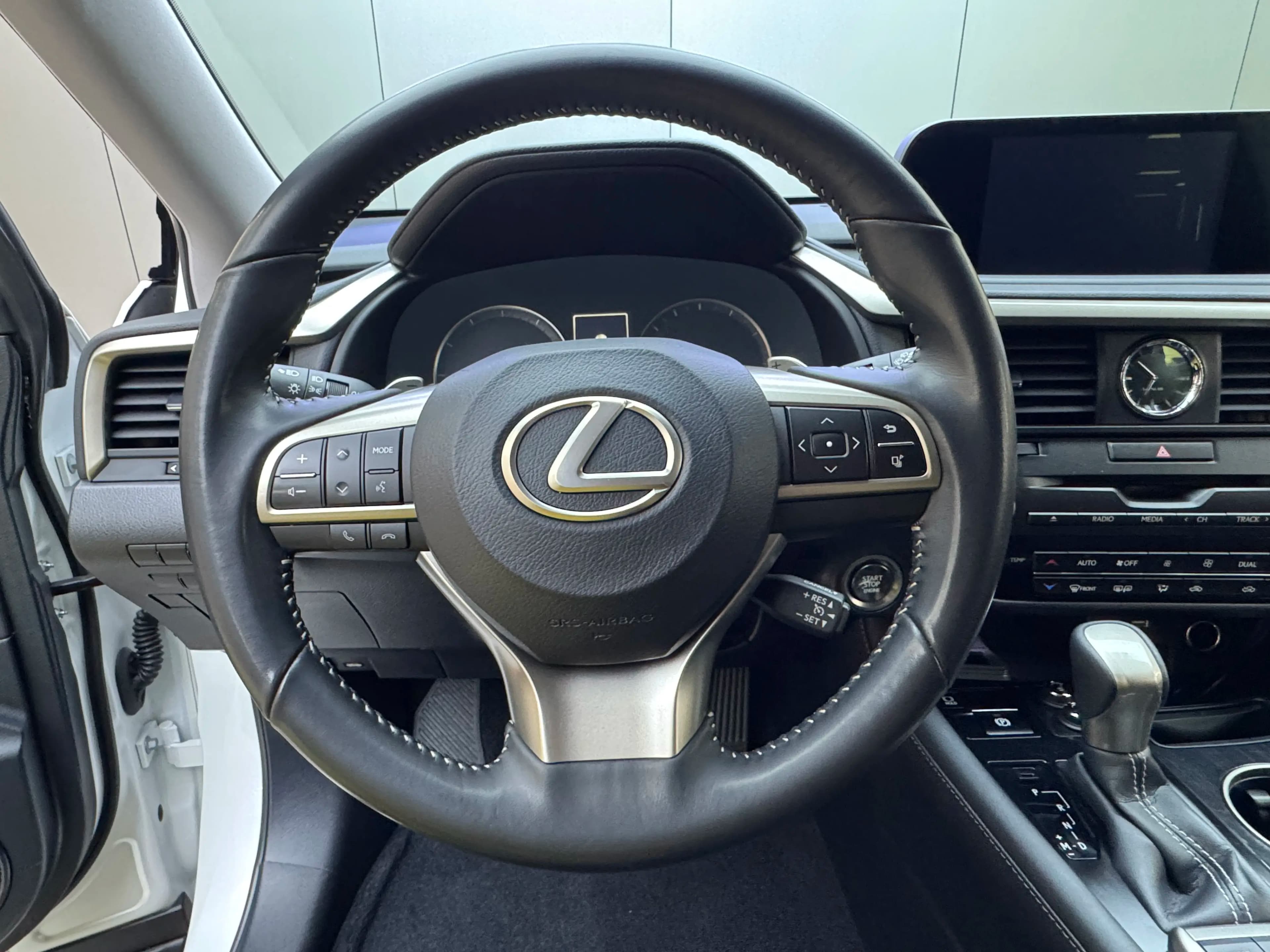 Lexus RX 2023 г. 48077 км. — фото 8
