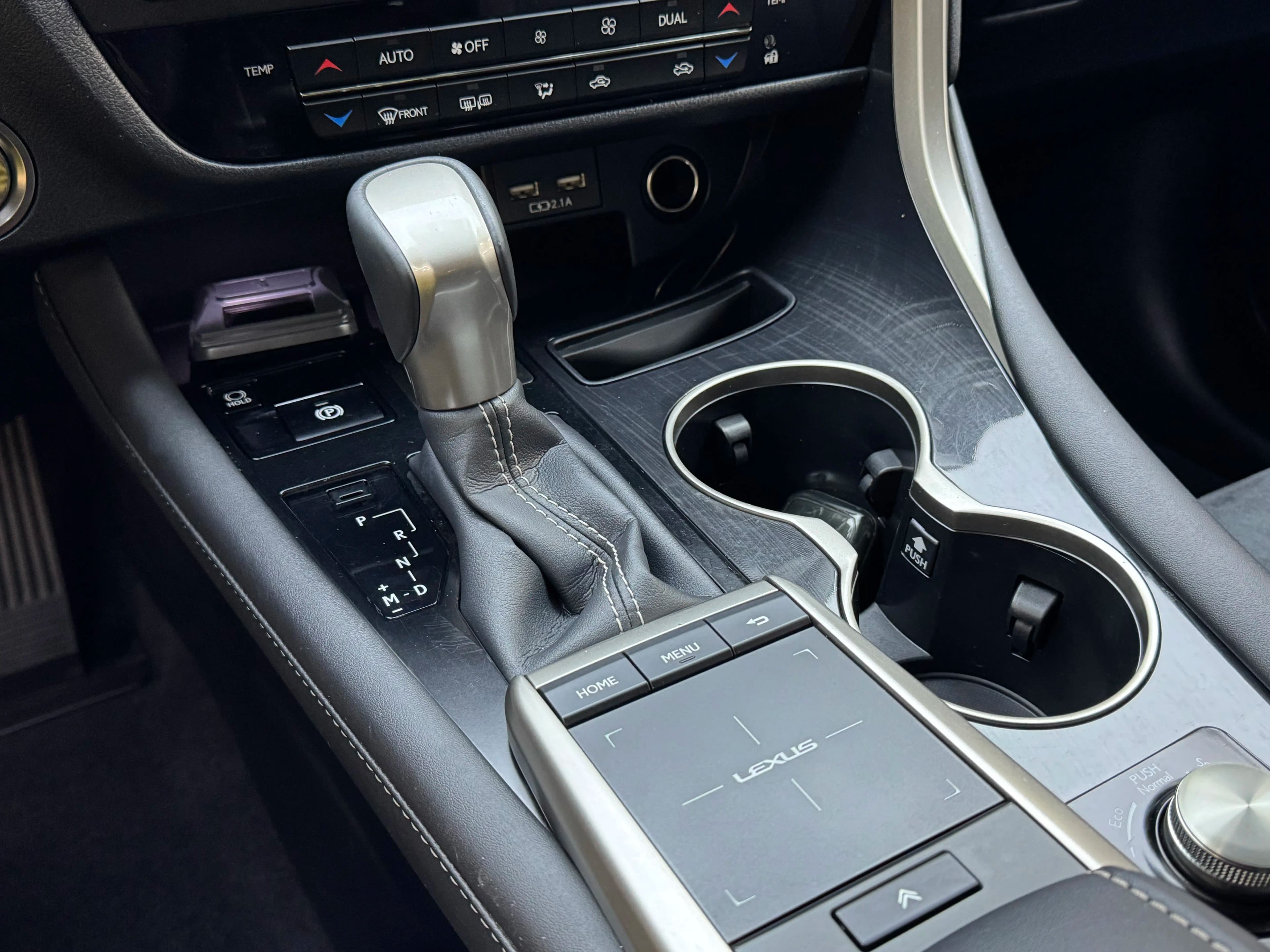 Lexus RX 2023 г. 48077 км. — фото 9
