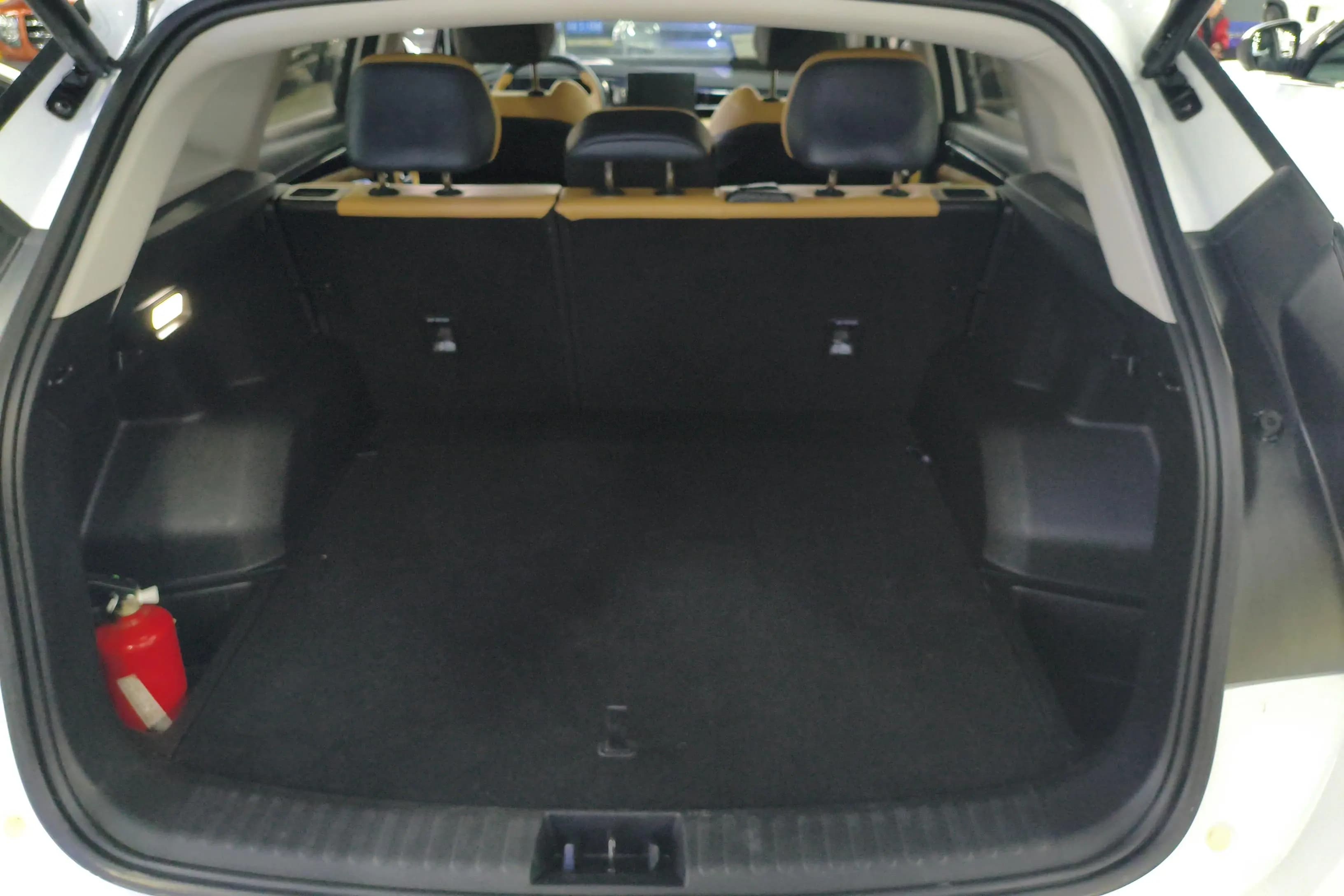 Geely Atlas L 2023 г. 35096 км. — фото 16