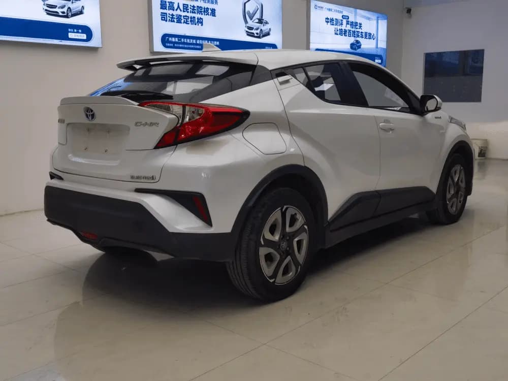 Toyota C-HR EV 2022 г. 119577 км. — фото 6