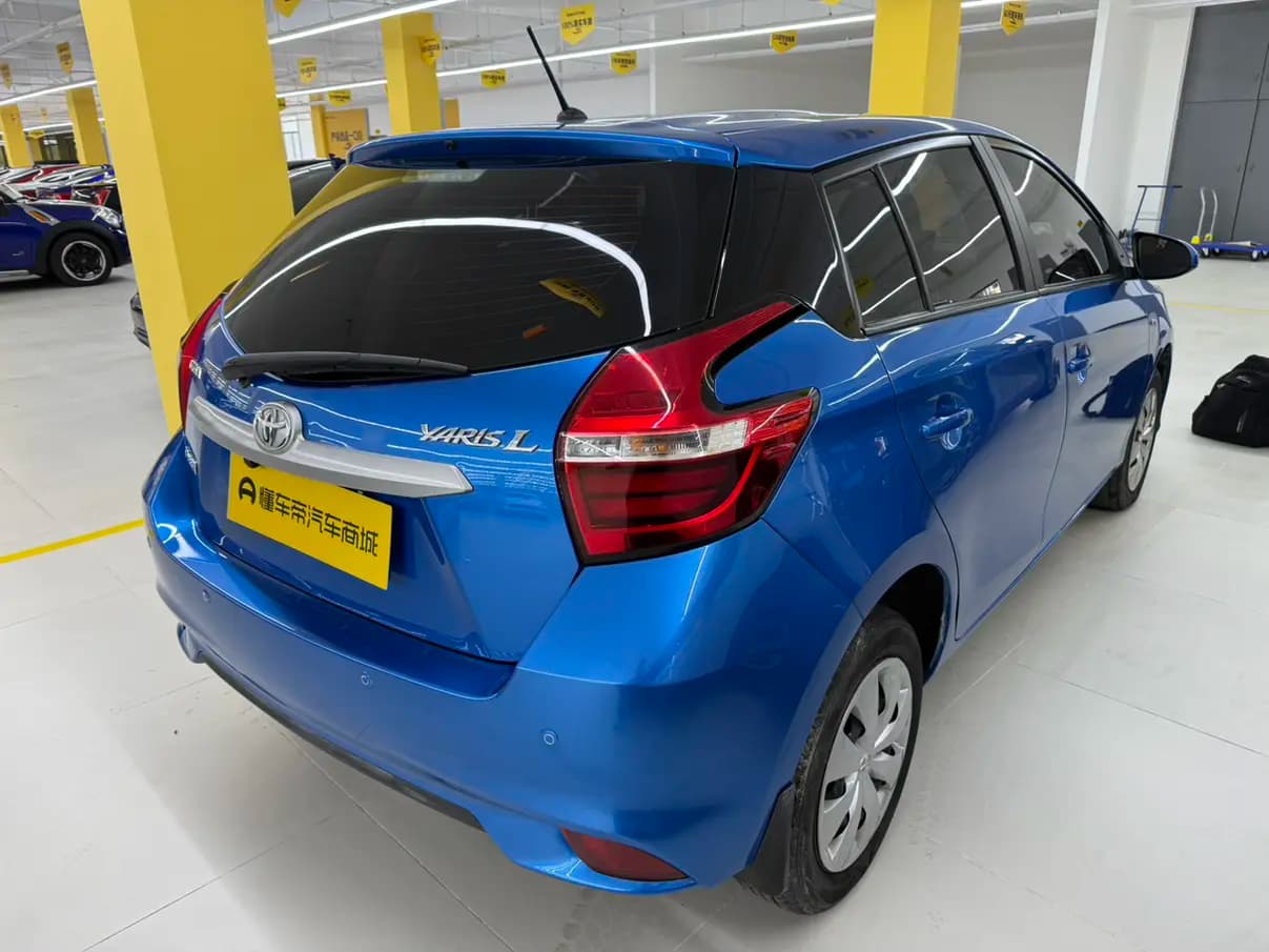 Toyota Yaris L 2021 г. 70619 км. — фото 4