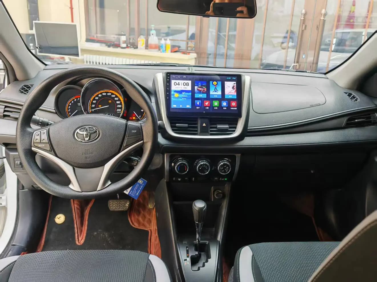 Toyota Yaris L 2022 г. 9020 км. — фото 11