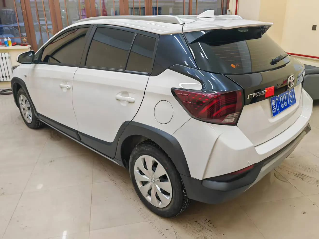 Toyota Yaris L 2022 г. 9020 км. — фото 4