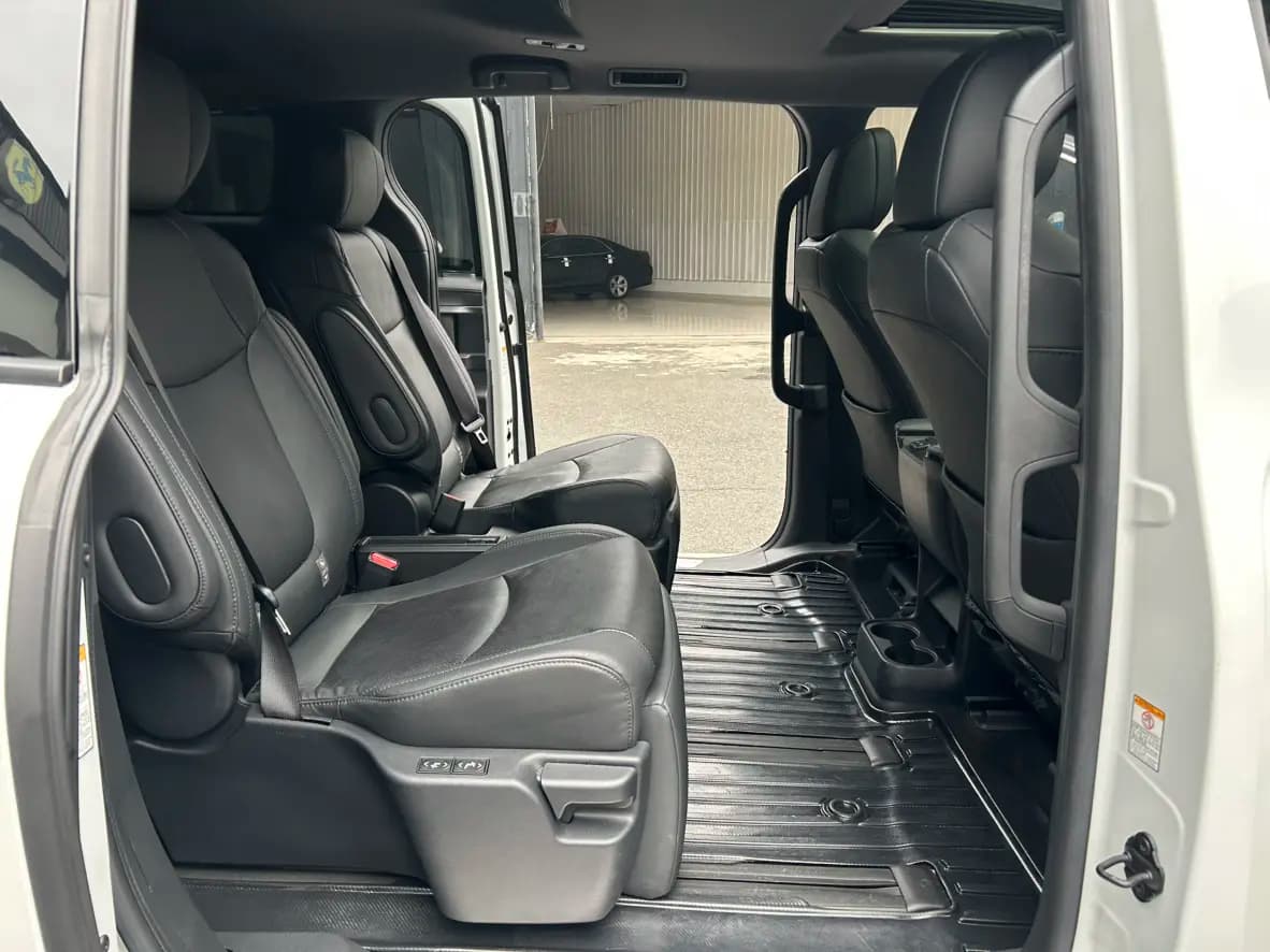 Toyota Sienna 2022 г. 48051 км. — фото 7