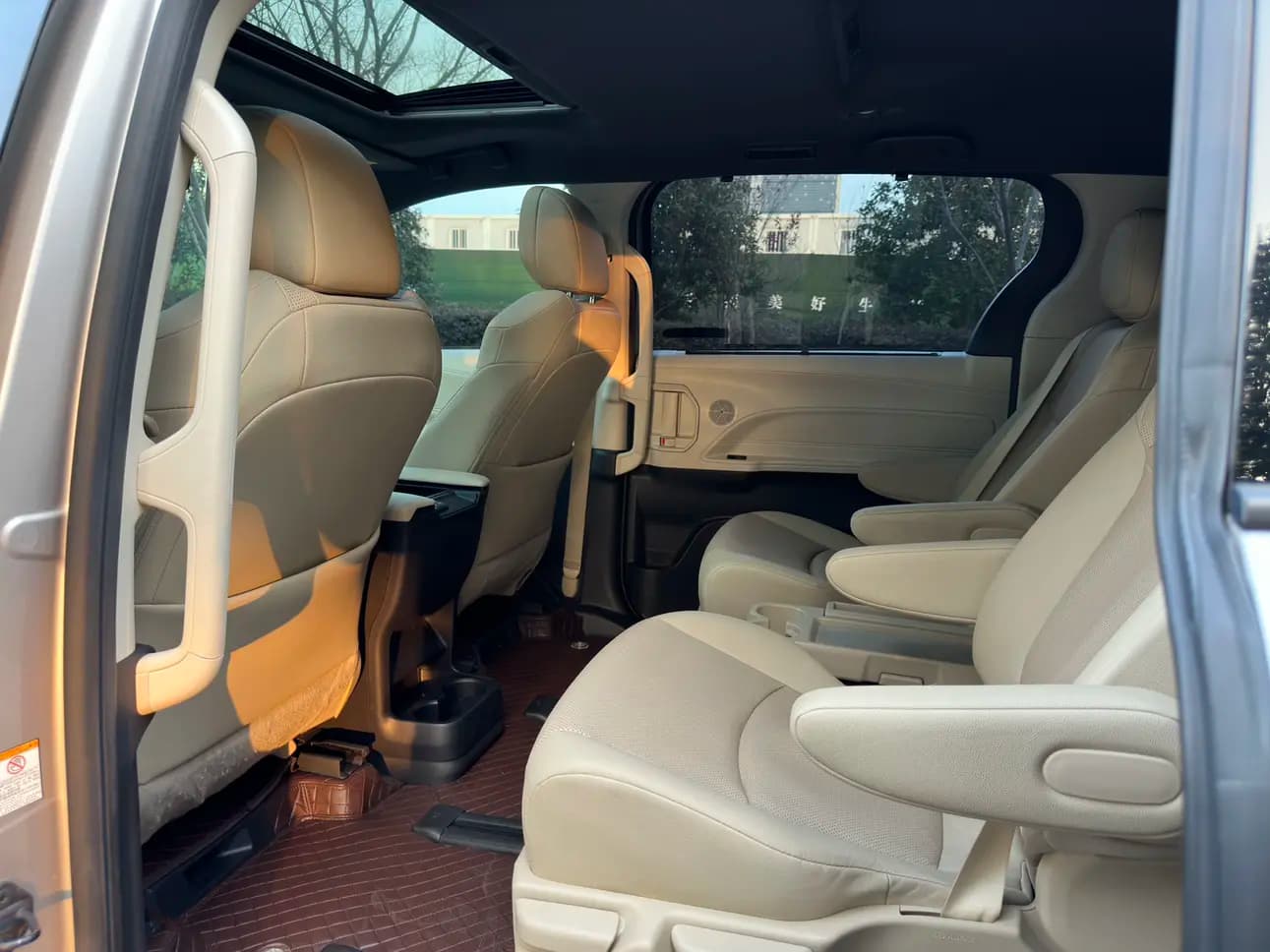 Toyota Sienna 2022 г. 125052 км. — фото 16