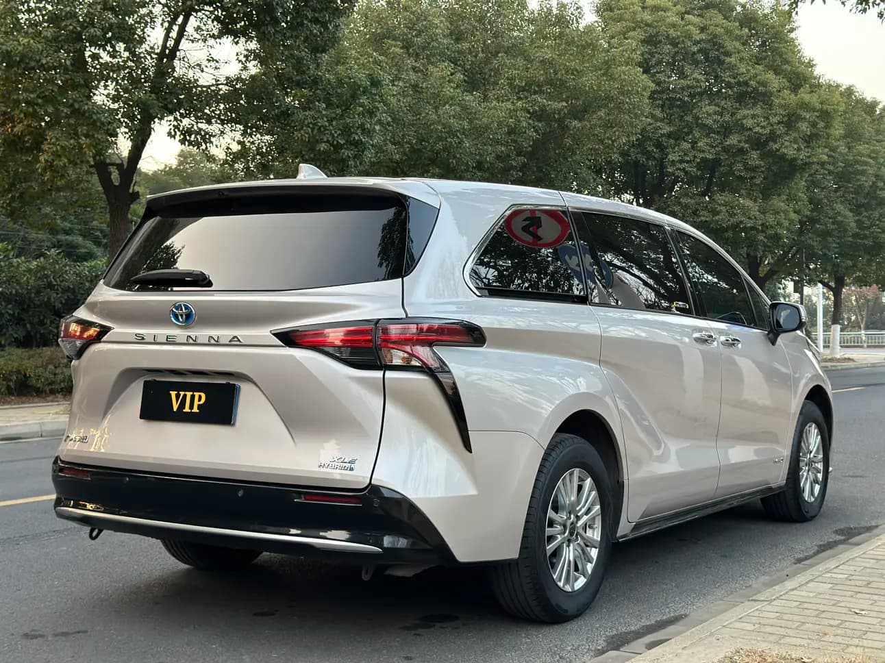 Toyota Sienna 2022 г. 125052 км. — фото 6