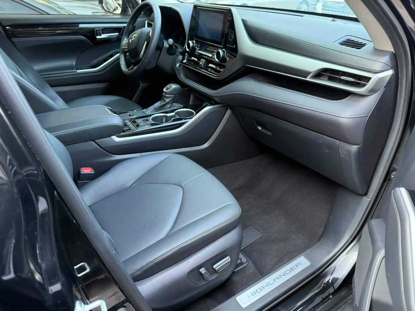 Toyota Highlander 2023 г. 18138 км. — фото 8