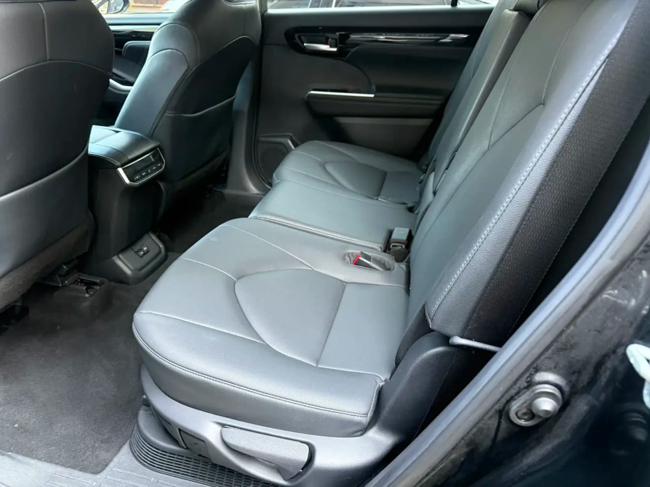 Toyota Highlander 2023 г. 18138 км. — фото 9