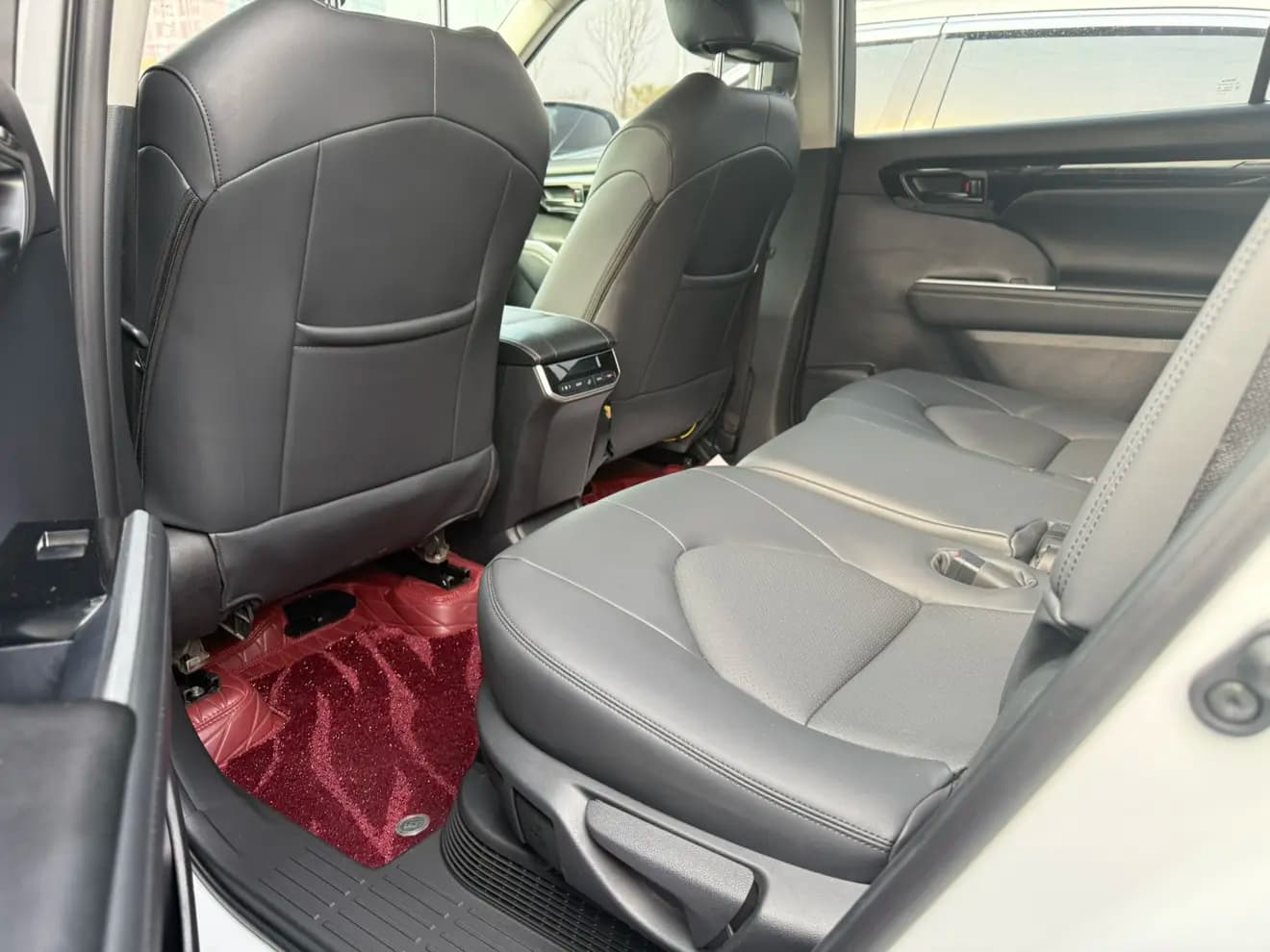 Toyota Highlander 2023 г. 27139 км. — фото 10