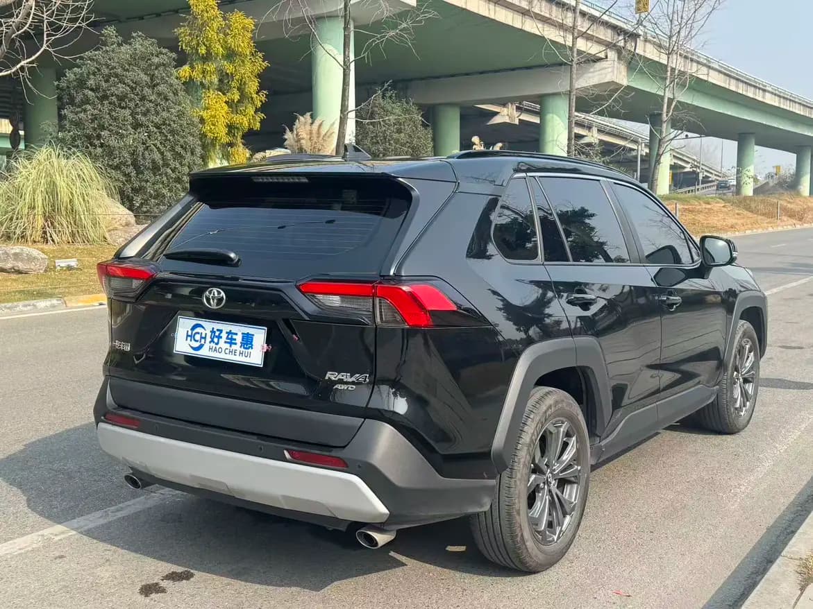 Toyota RAV4 2024 г. 18109 км. — фото 4