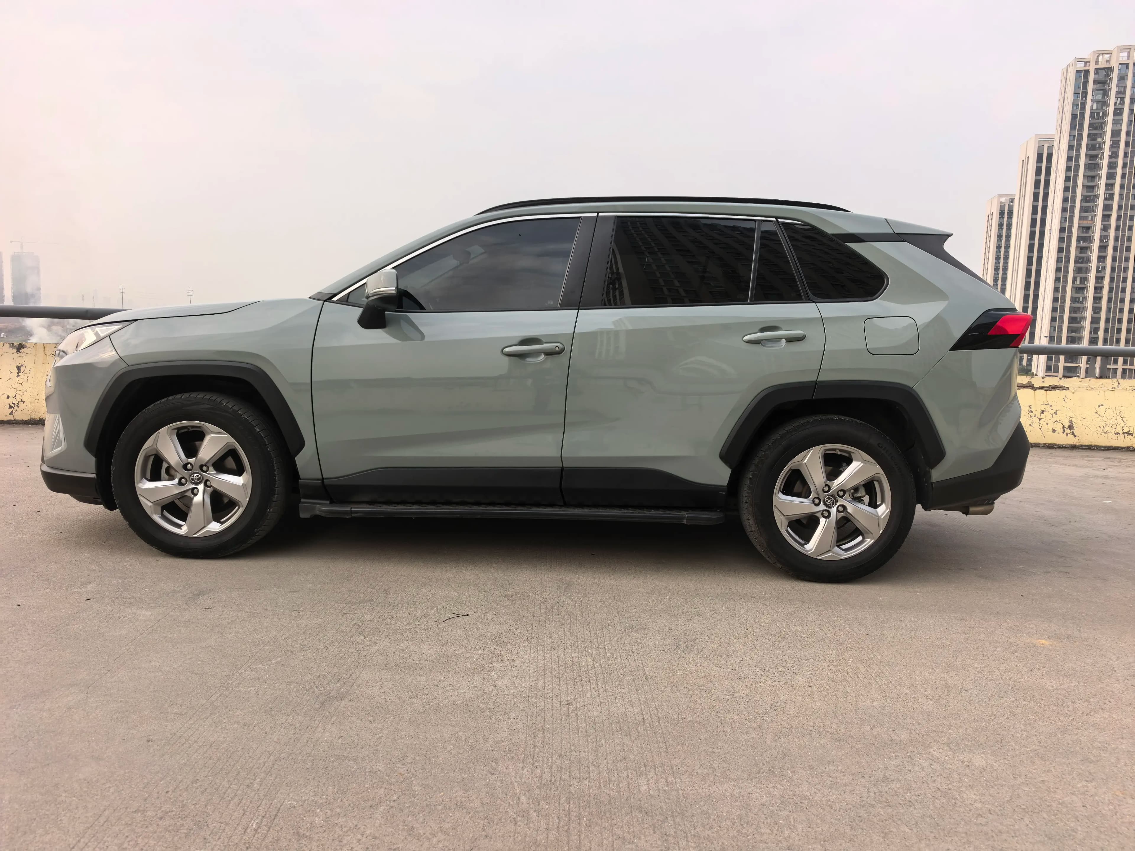 Toyota RAV4 2021 г. 51610 км. — фото 4