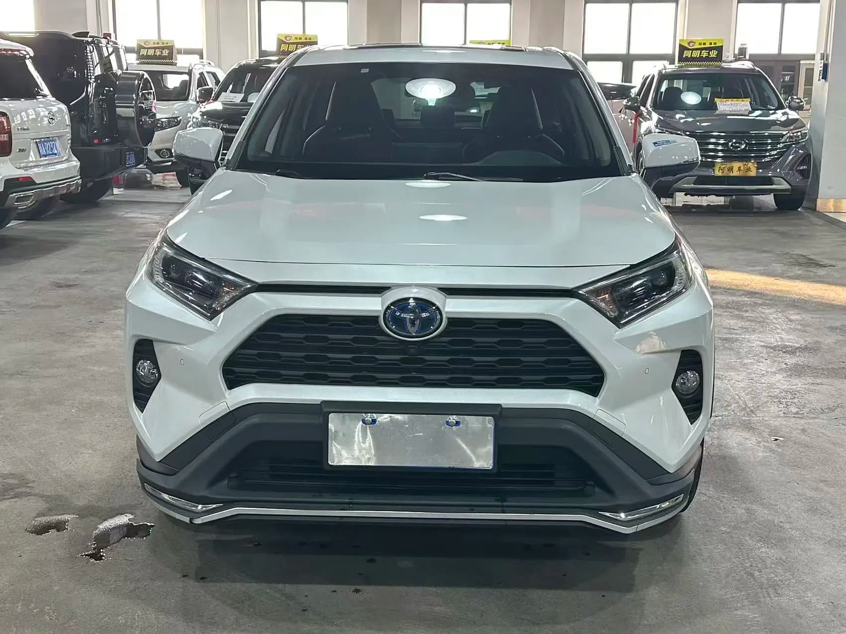 Toyota RAV4 2022 г. 54113 км. — фото 2